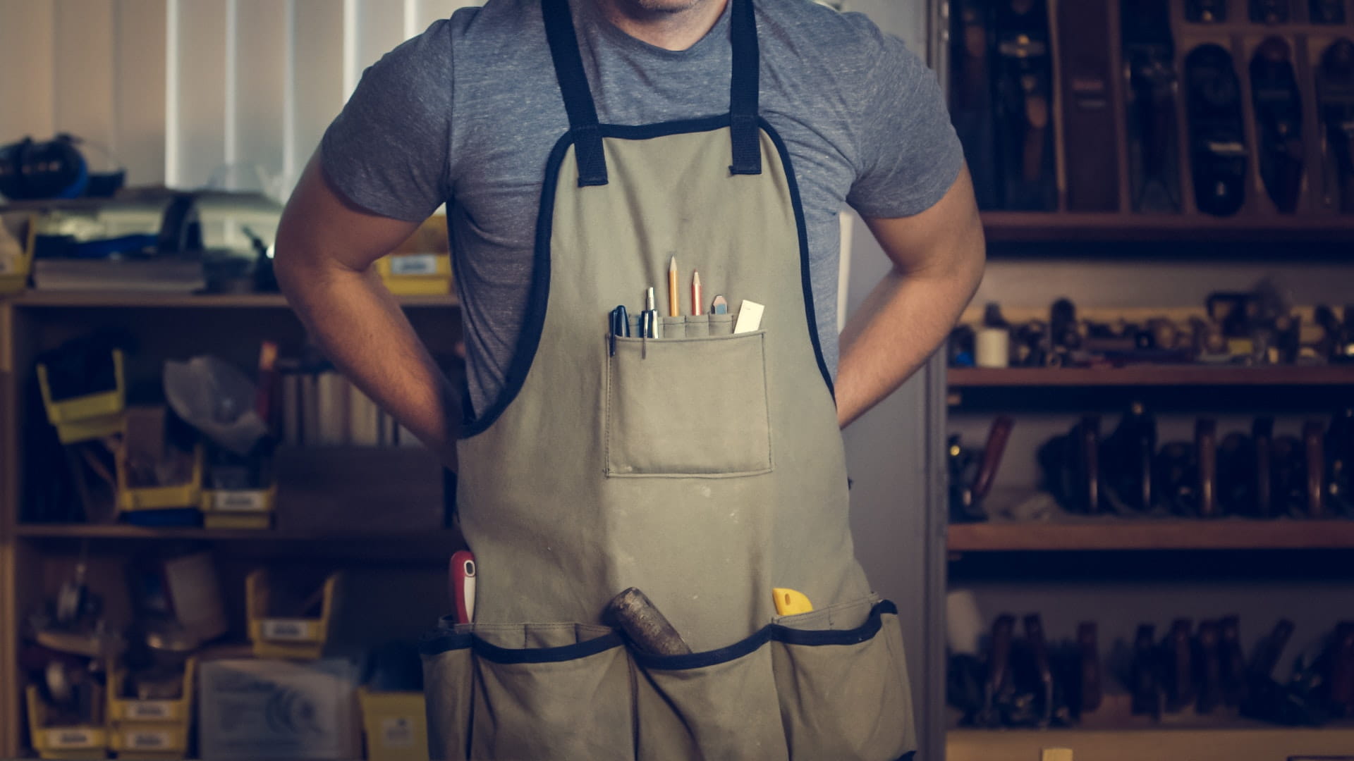 apron, front view, person, cut, craftsman, table, pencils, job, men, holding, one person, bottle, woodshop, midsection, shoemaker, 1080P, man, workplace, HD Wallpaper