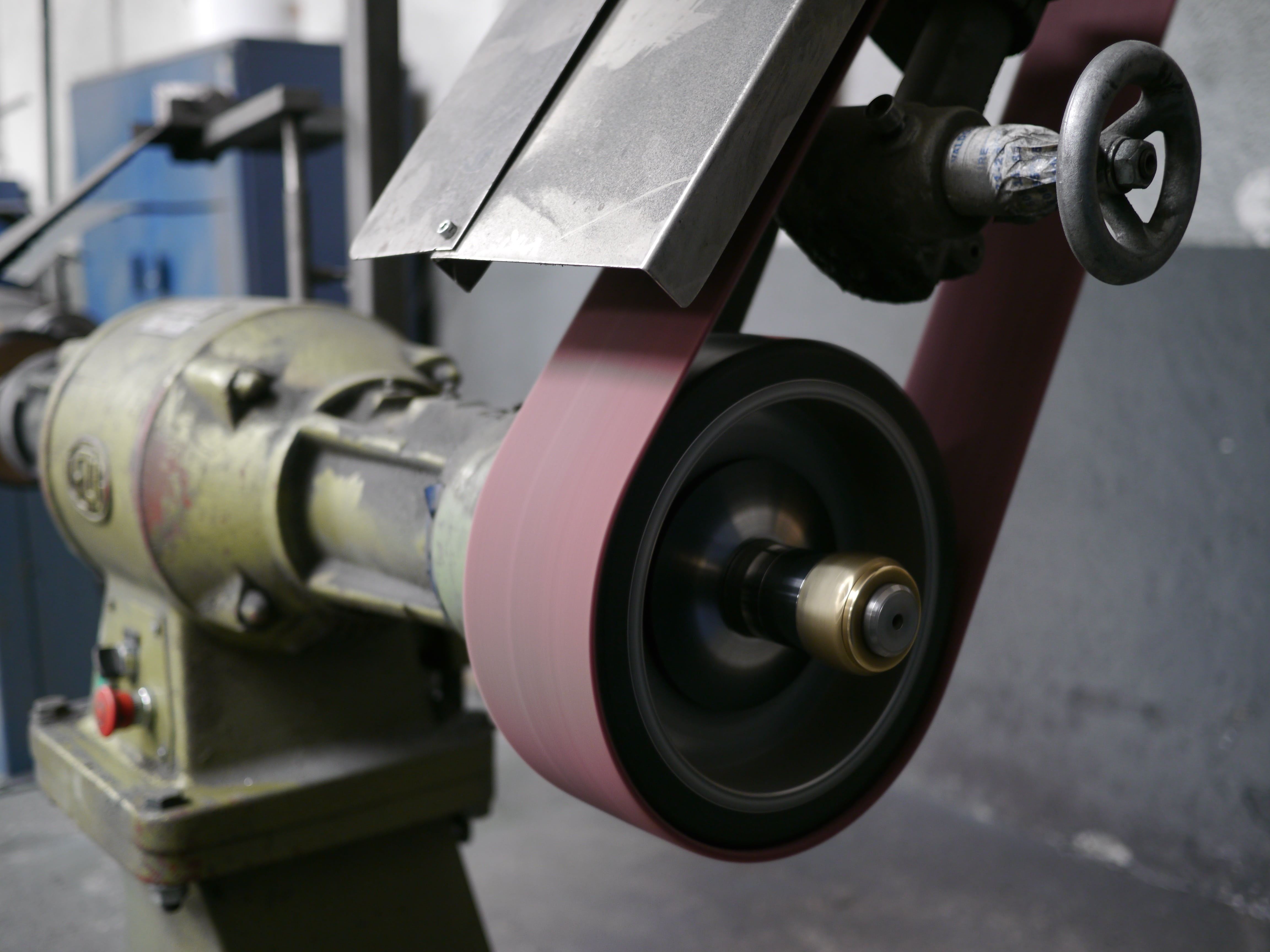 pipe - tube, day, manufacturing equipment, equipment, close-up, industry, machinery, machine valve, connection, polished, metal, indoors, sander, machine part, HD Wallpaper