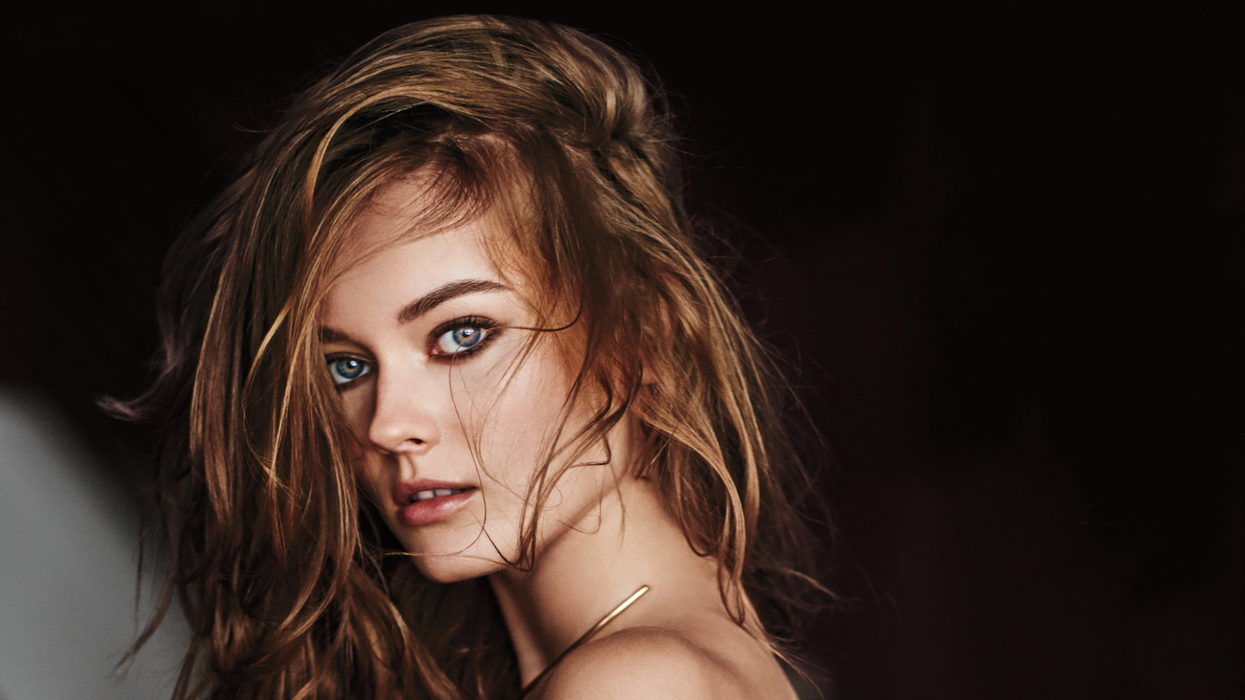 beautiful people, Victorias Secret, one person, human face, hairstyle, beauty, studio shot, model, contemplation, young adult, looking at camera, copy space, HD Wallpaper