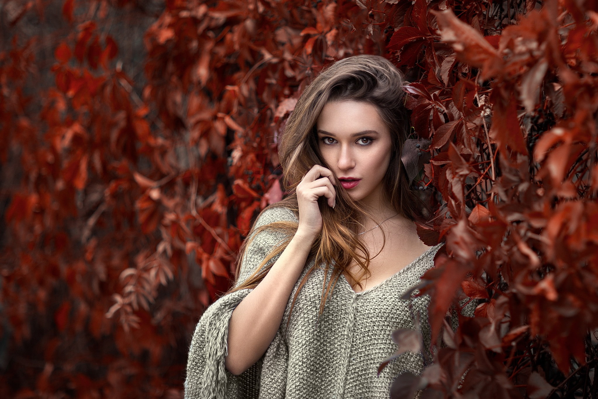 depth of field, young women, leaf, fashion, hairstyle, clothing, beautiful people, young adult, autumn collection, autumn, beautiful woman, beauty, outdoors, HD Wallpaper