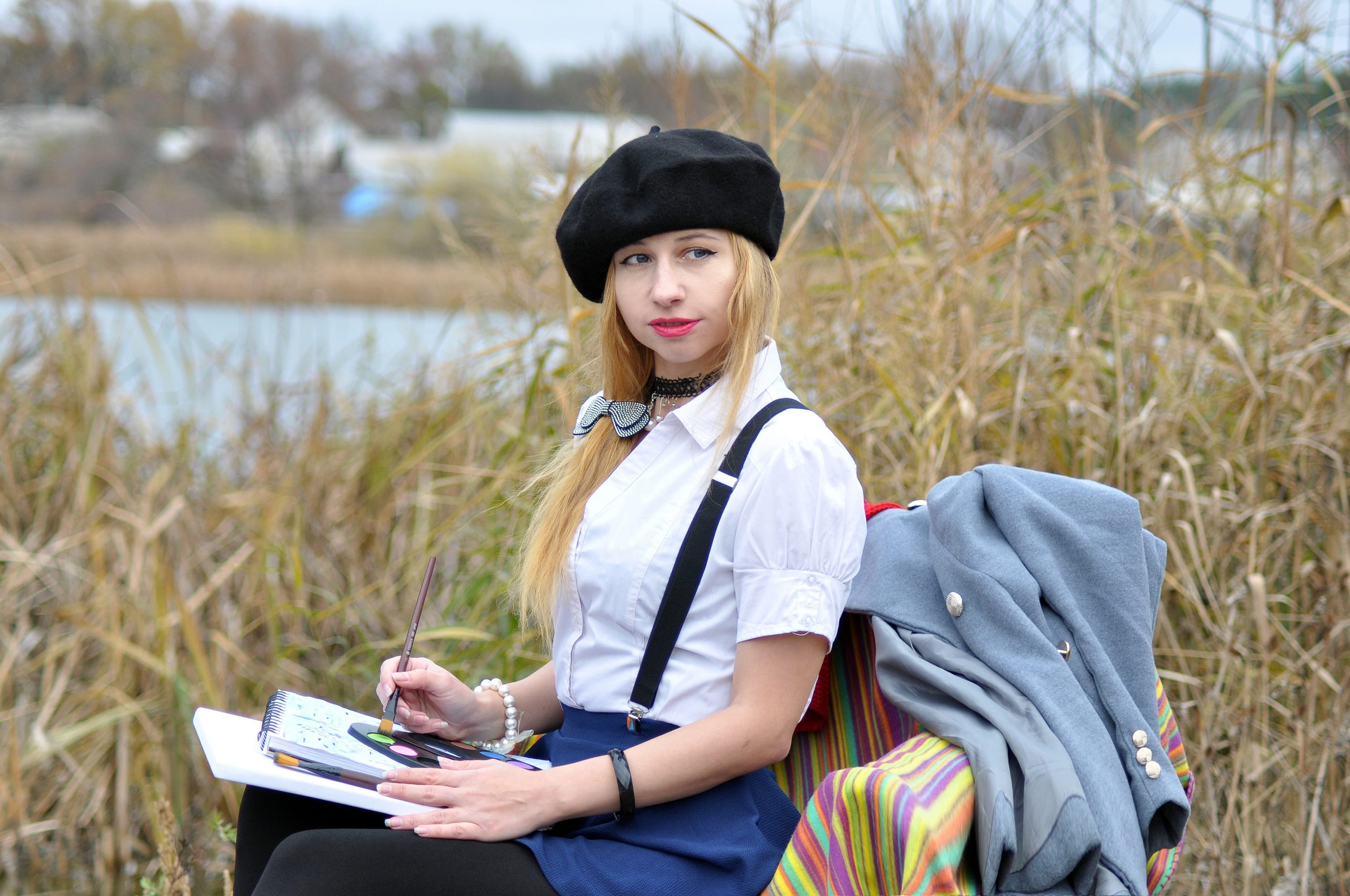 real people, casual clothing, looking at camera, figure, clothing, beret, draws, hairstyle, plein air, outdoors, contemplation, one person, young adult, HD Wallpaper