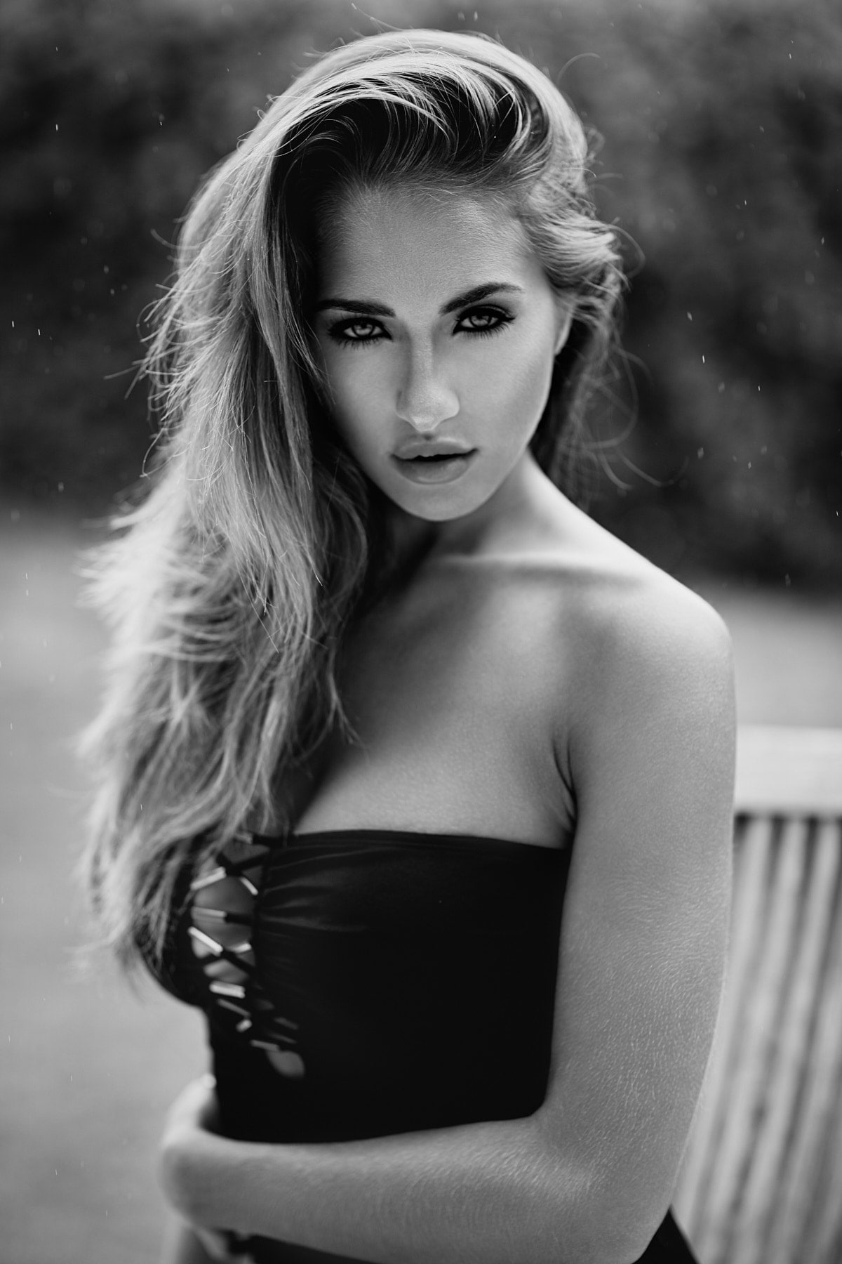 hair, beauty, young adult, elegance, Martin Strauss, one person, 500px, teenager, face, fashion, body part, monochrome, long hair, glamour, looking at camera, Phone HD Wallpaper