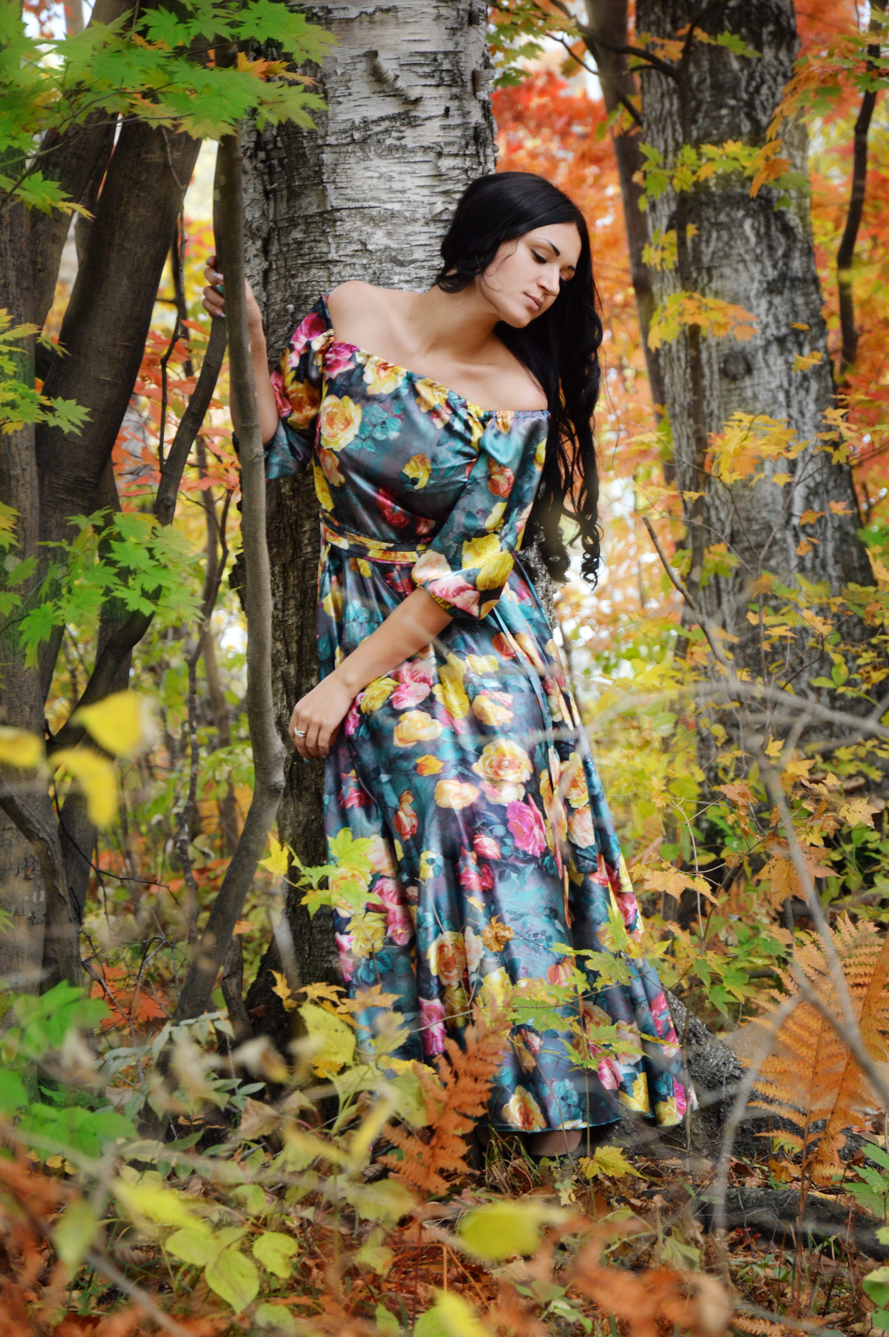 youth, forest, contemplation, girl, beautiful woman, lifestyles, adult, nature, green, grace, experiences, model, plant, standing, 4K, smiling, trunk, Phone HD Wallpaper