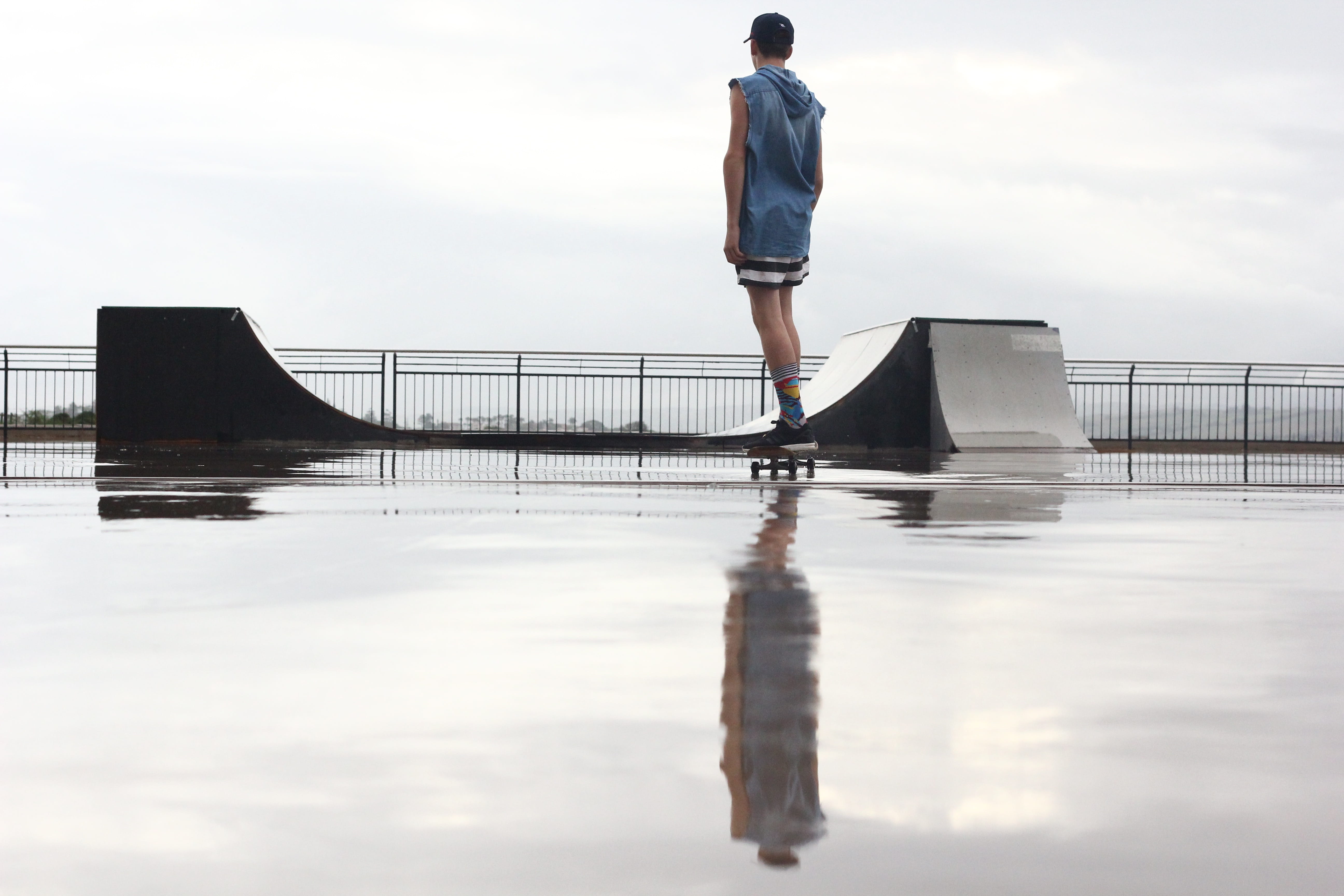 reflection, skateboard, skateboarding, copy Space, transportation, only men, ramps, natural Phenomenon, walking, blue, boy, wearing, standing, one Person, HD Wallpaper
