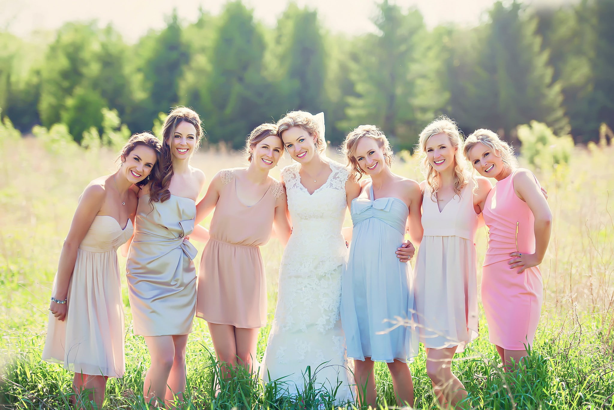 smiling, dresses, shoulders, outdoors, bare shoulders, 2048x1367, seven, bare, 1080P, grass, women outdoors, women, bokeh, s, dress, happy, HD Wallpaper