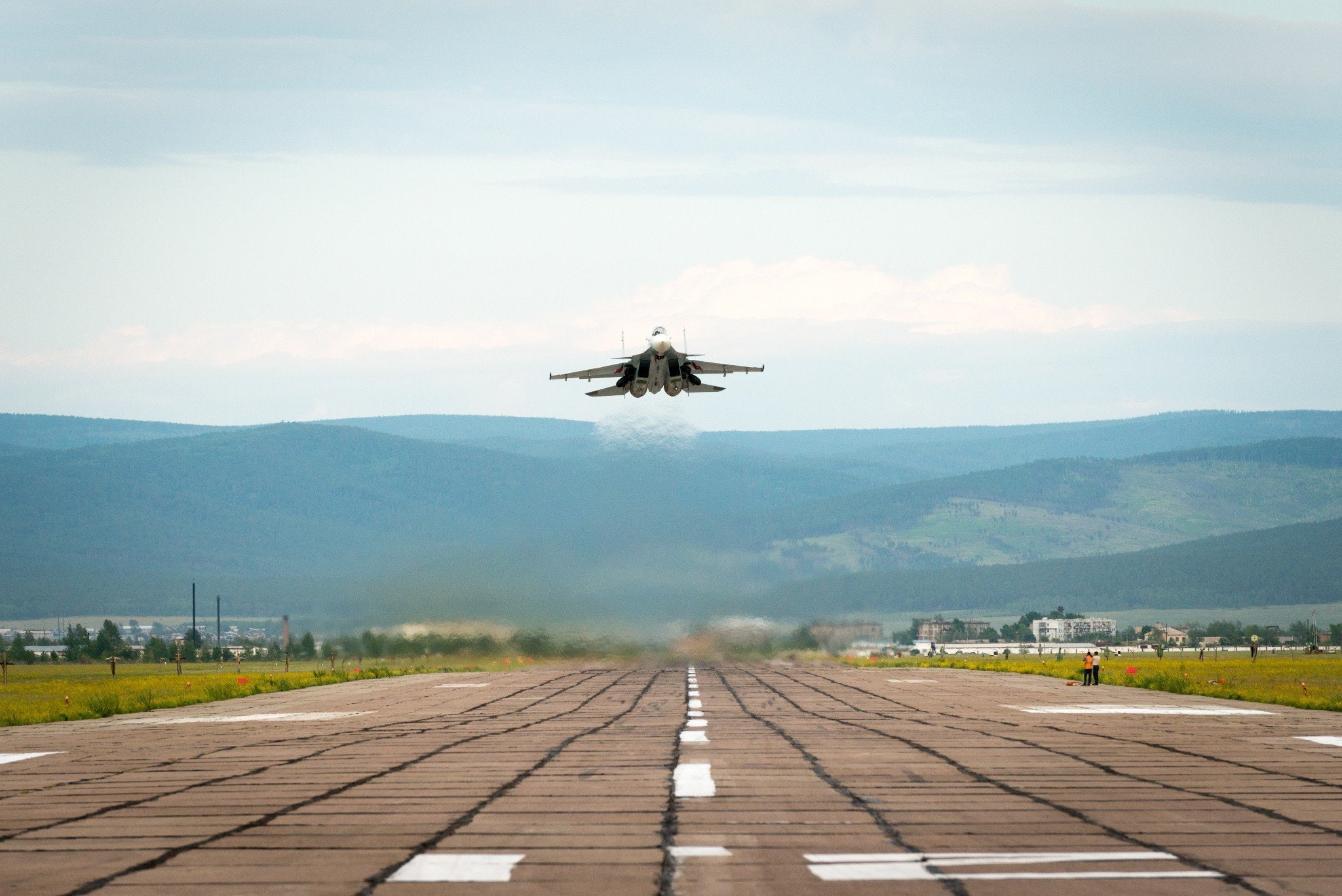 landing - touching down, plane, hd, 30, road, mountain, sky, aerospace industry, 2048x1367 px, day, airport, airplane, cloud - sky, Warplanes, sukhoi, travel, HD Wallpaper
