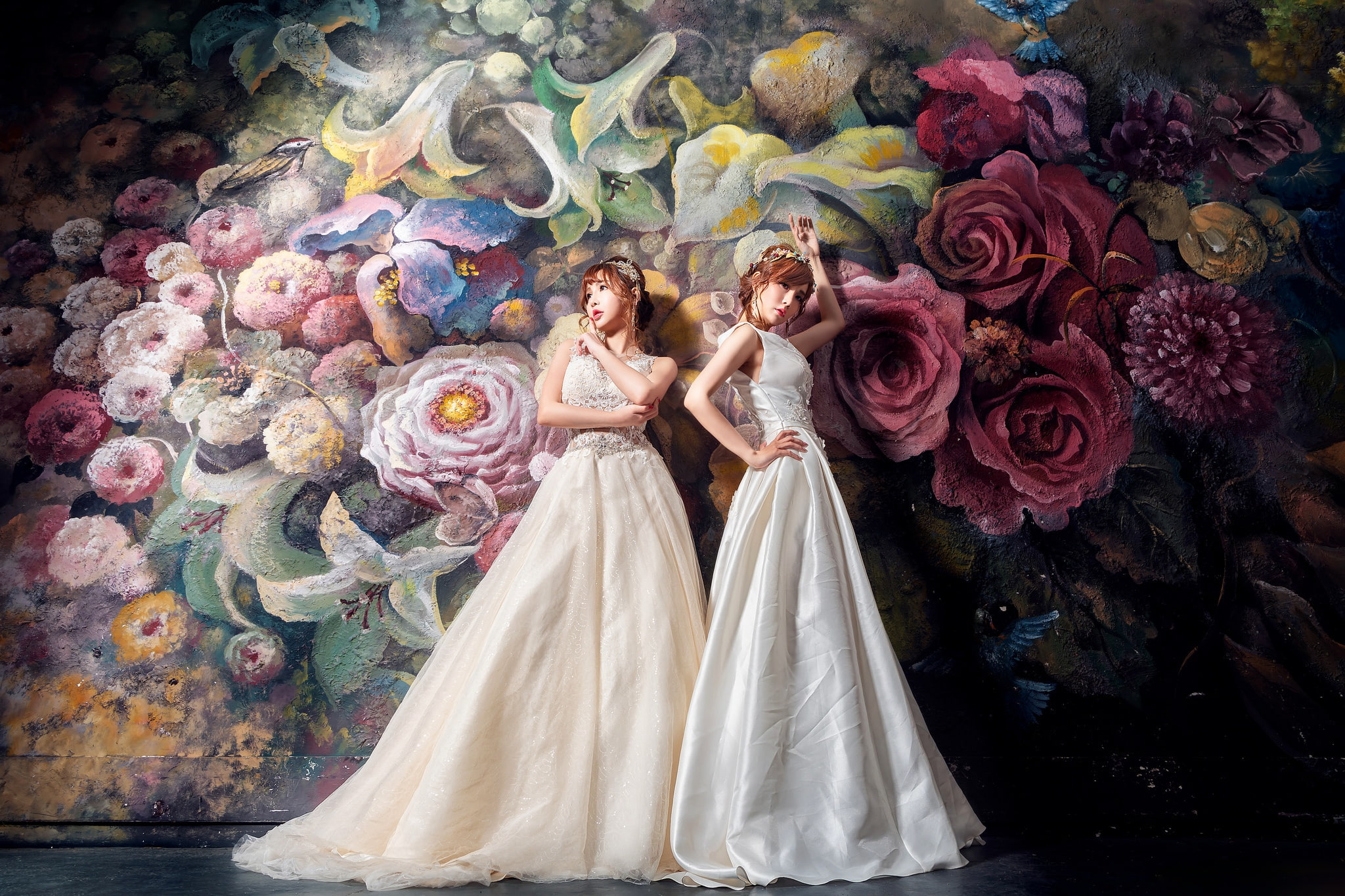 roses, hem, the dark background, bride, white, poses, girls, wall, painting, 1080P, background, bouquet, flowers, two, Asian girls, elegant, Duo, long, HD Wallpaper