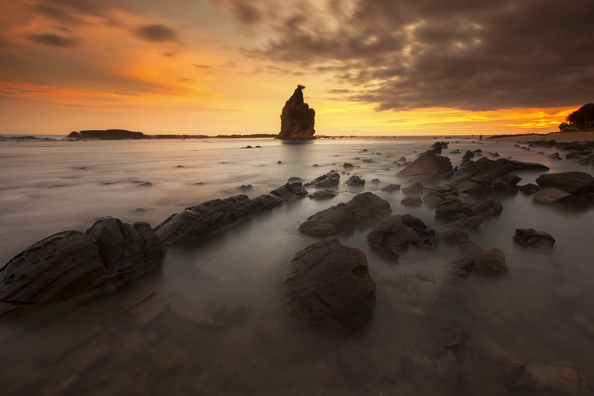 shore, seashore, rockyscape, ocean, environment, beautiful, sky, calm waters, water, sea, scenics - nature, land, horizon, horizon over water, dusk, rocks, HD Wallpaper