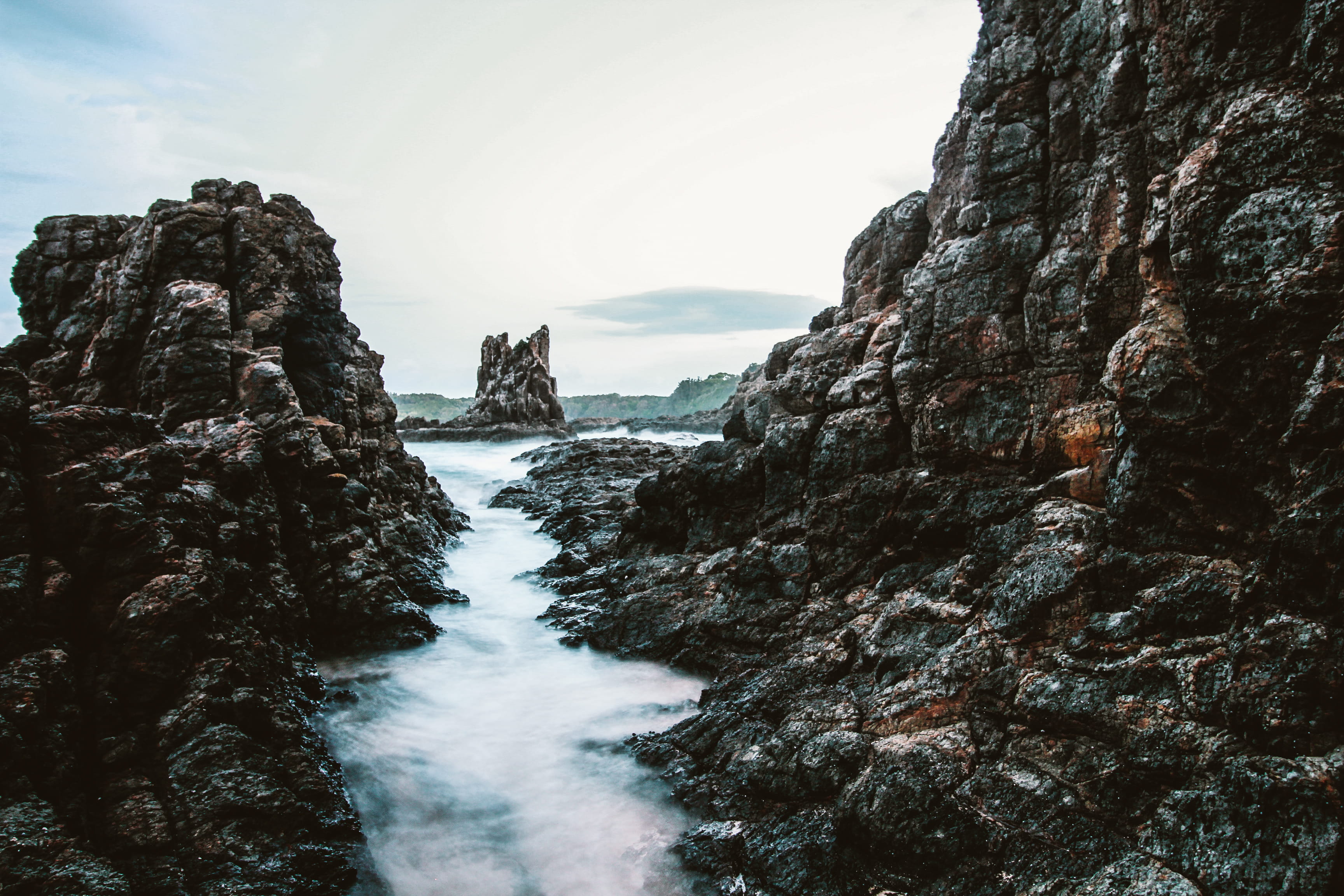 scenic, massive, motion, no people, rock - object, tranquil scene, built structure, scenics - nature, day, land, tranquility, rocky, formation, sea, rock, HD Wallpaper