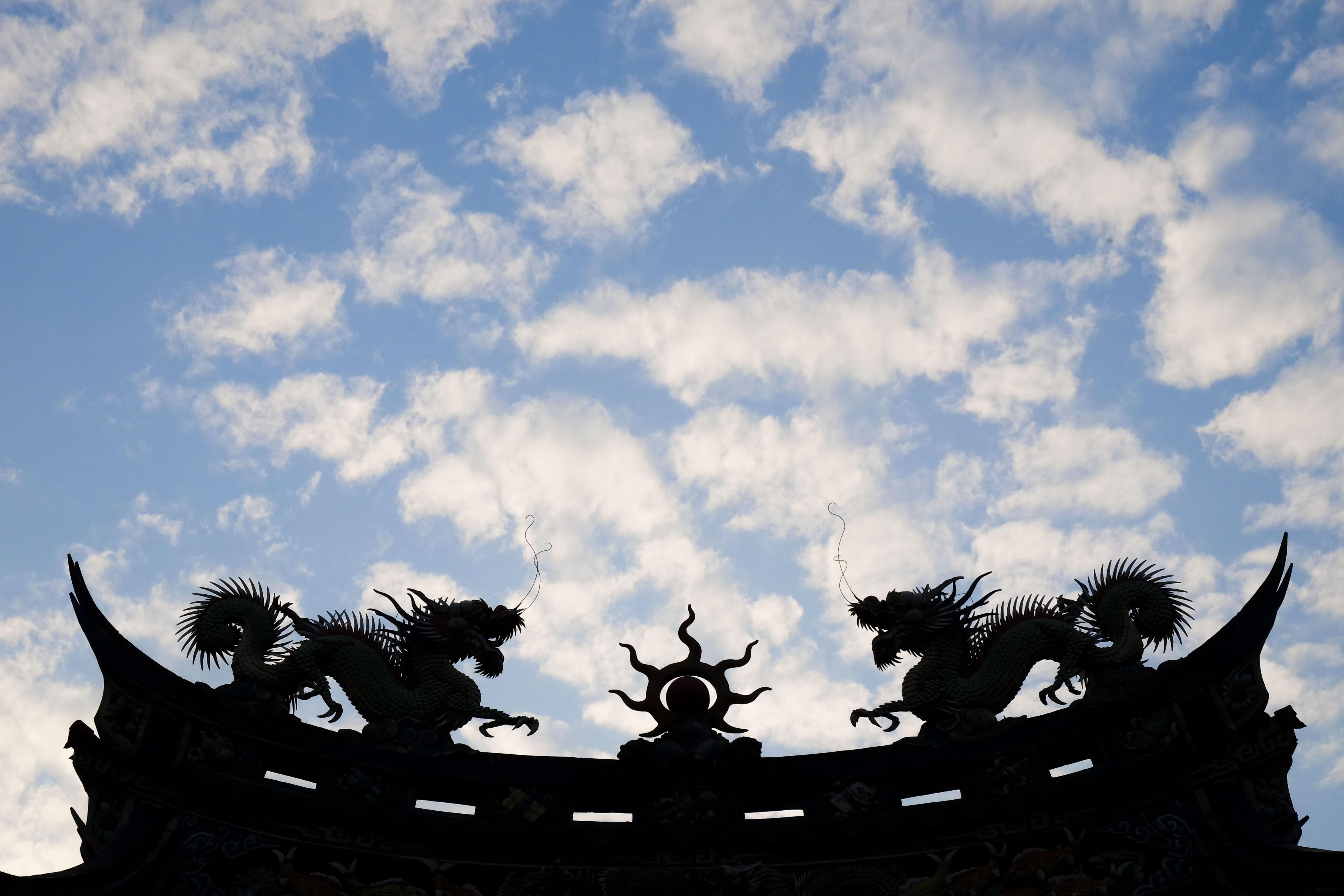 high section, temple, low angle view, still life, silhouette, statues, day, dragon, white cloud, architecture, building, plant, taipei, outdoors, cloud, HD Wallpaper
