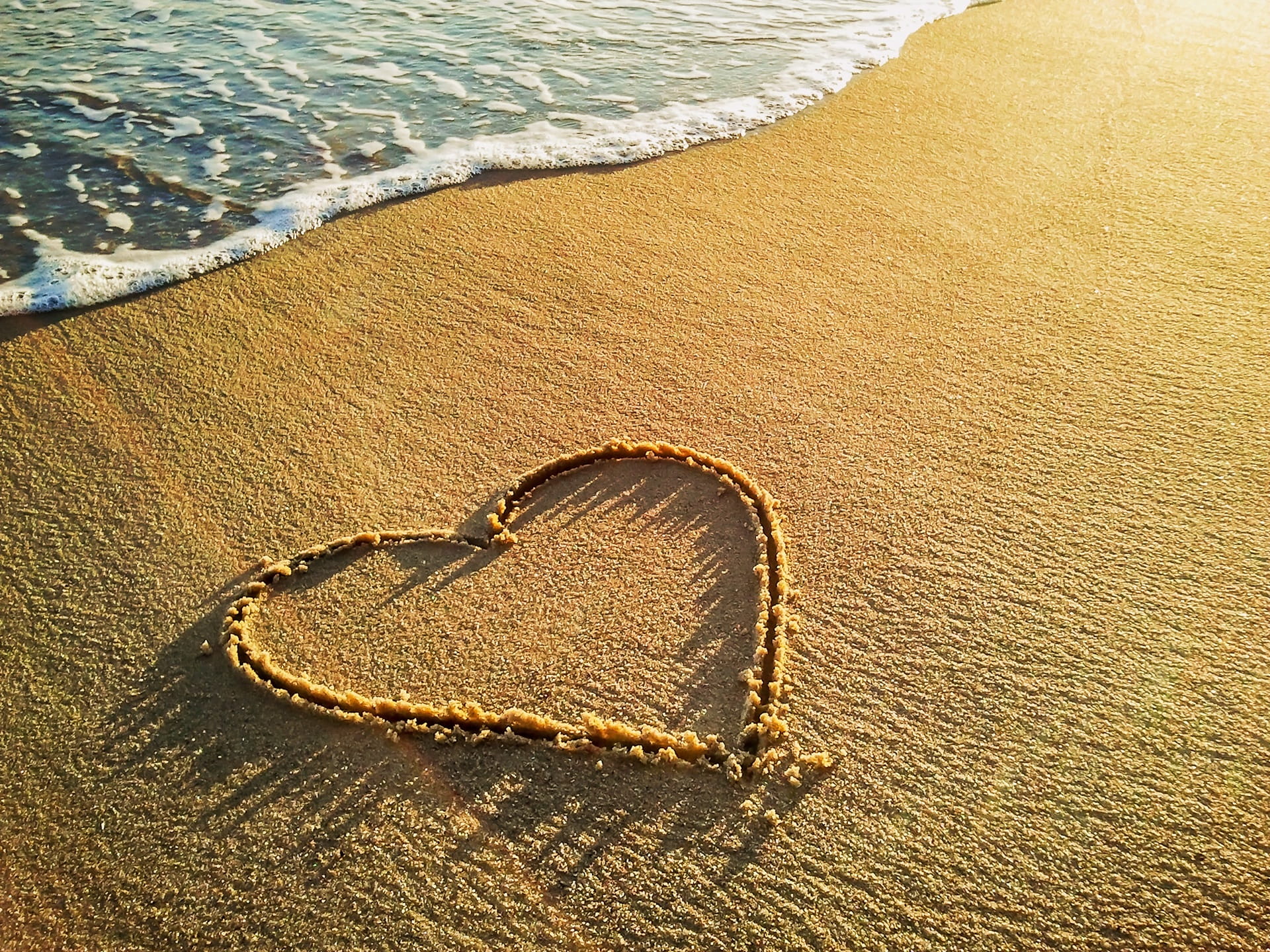 close-up, symbol, high angle view, vacations, heart Shape, heart, drawing, summer, no People, romance, coastline, land, sport, sand, nature, light, shadow, HD Wallpaper