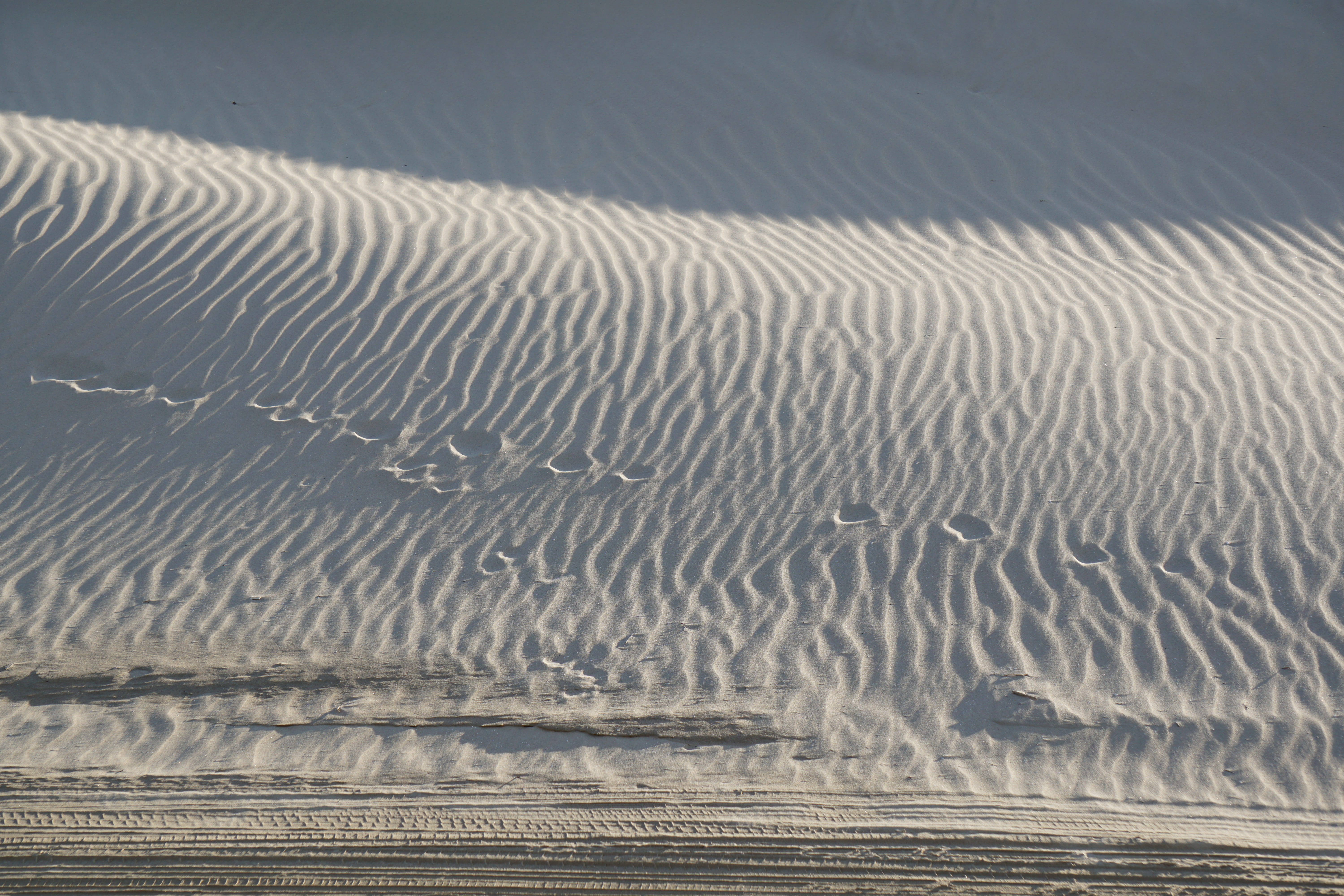 desert, water, white, no people, natural pattern, footprint, relaxation, print, land, scenics - nature, plain, hot, bright, rippled, tranquility, sand, HD Wallpaper