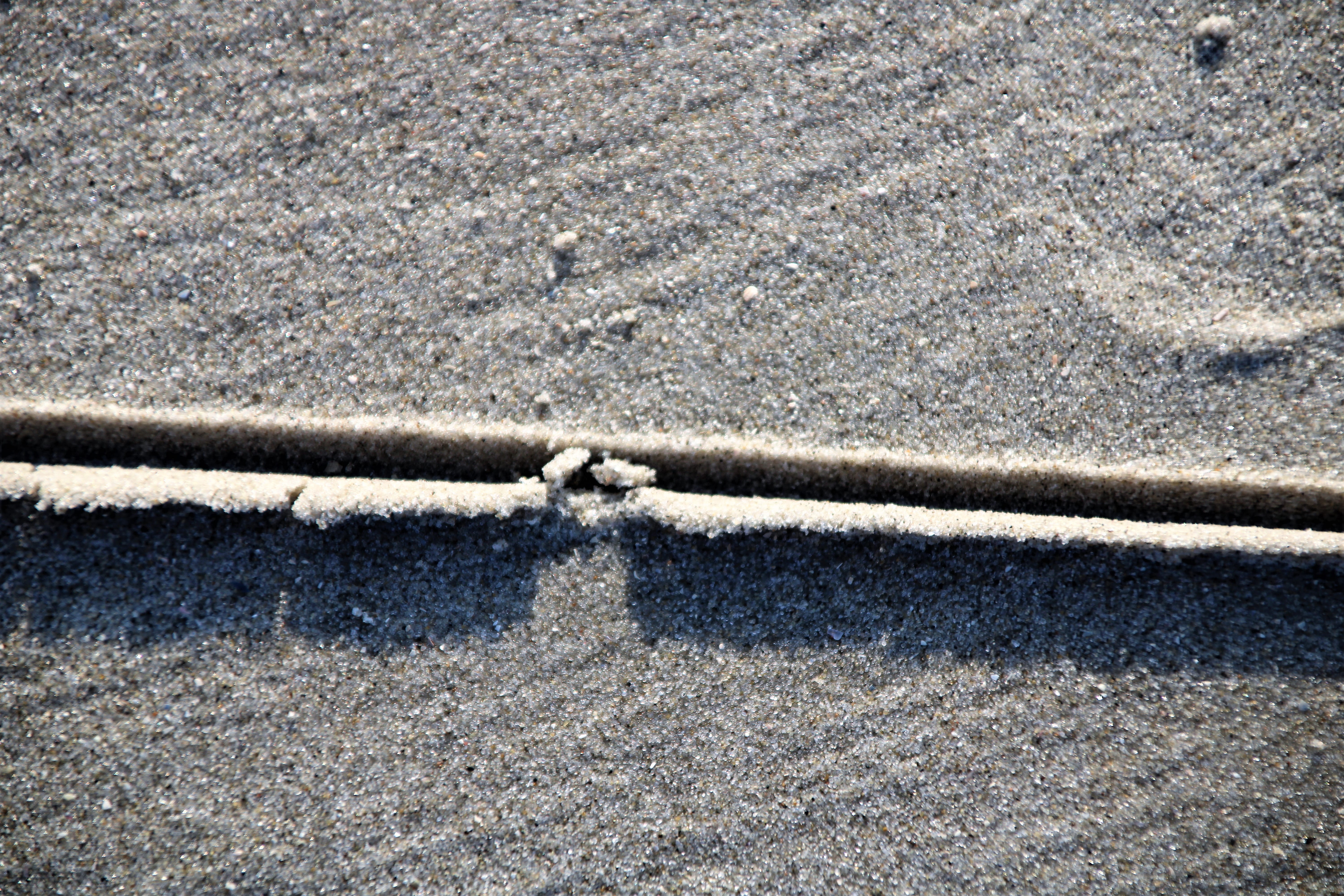 transportation, 5K, asphalt, sand, pattern, outdoors, beach, high angle view, gray, backgrounds, sunlight, pollution, stick, dirt road, gravel, strength, HD Wallpaper
