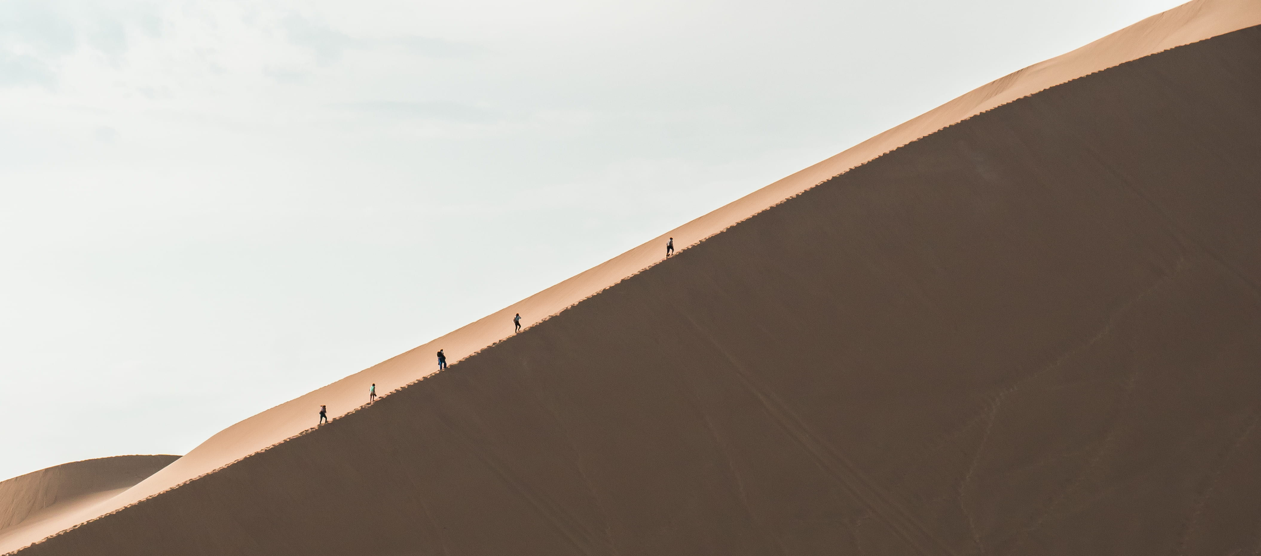 low angle view, sand, day, climbing, walking, hiking, building exterior, adventure, ridge, line, built structure, curve, wall - building feature, land, HD Wallpaper