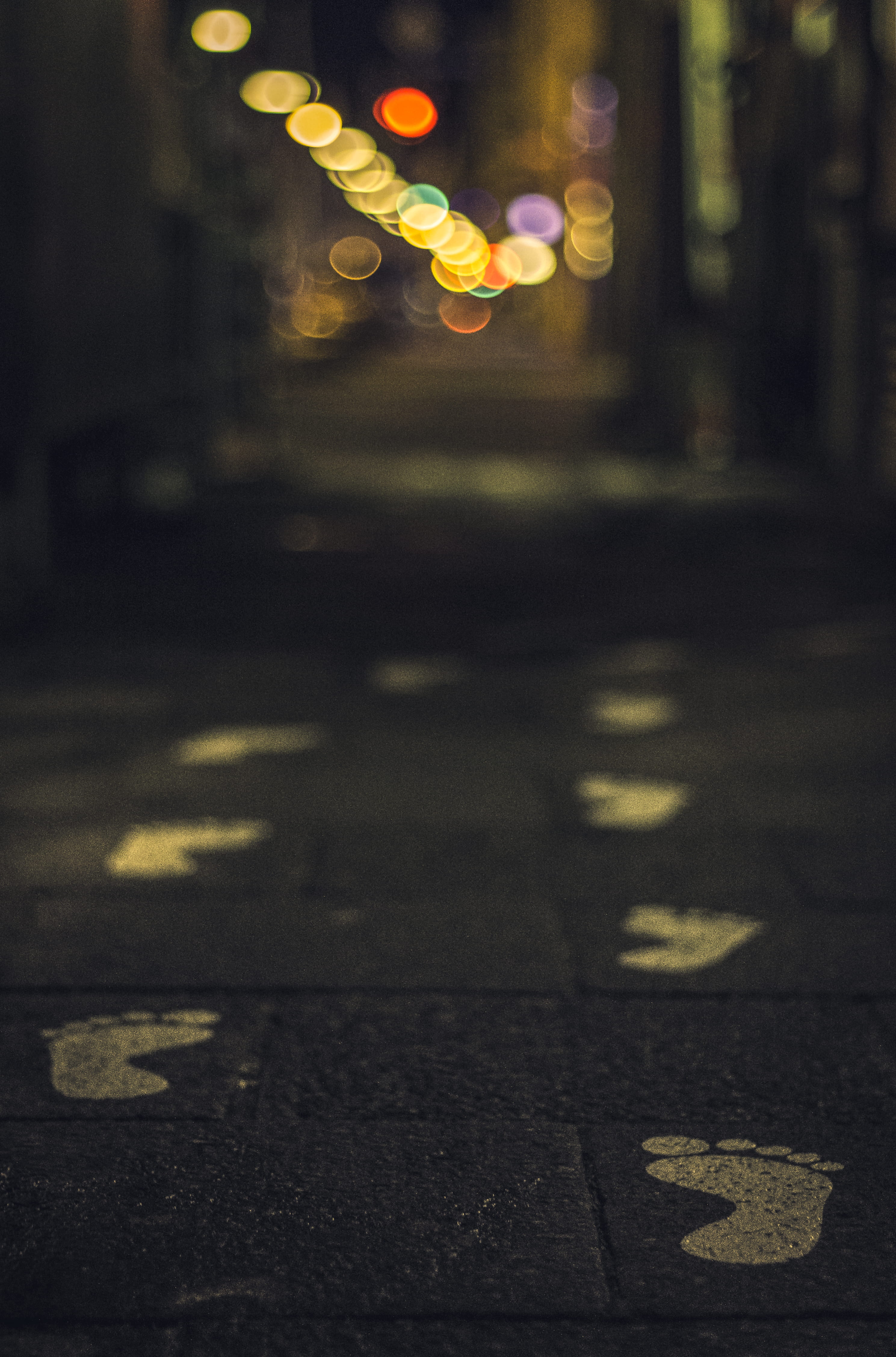 4K, germany, architecture, munich, still life, urban, footpath, communication, number, transportation, lighting equipment, foot, step, blur, outdoors, Phone HD Wallpaper