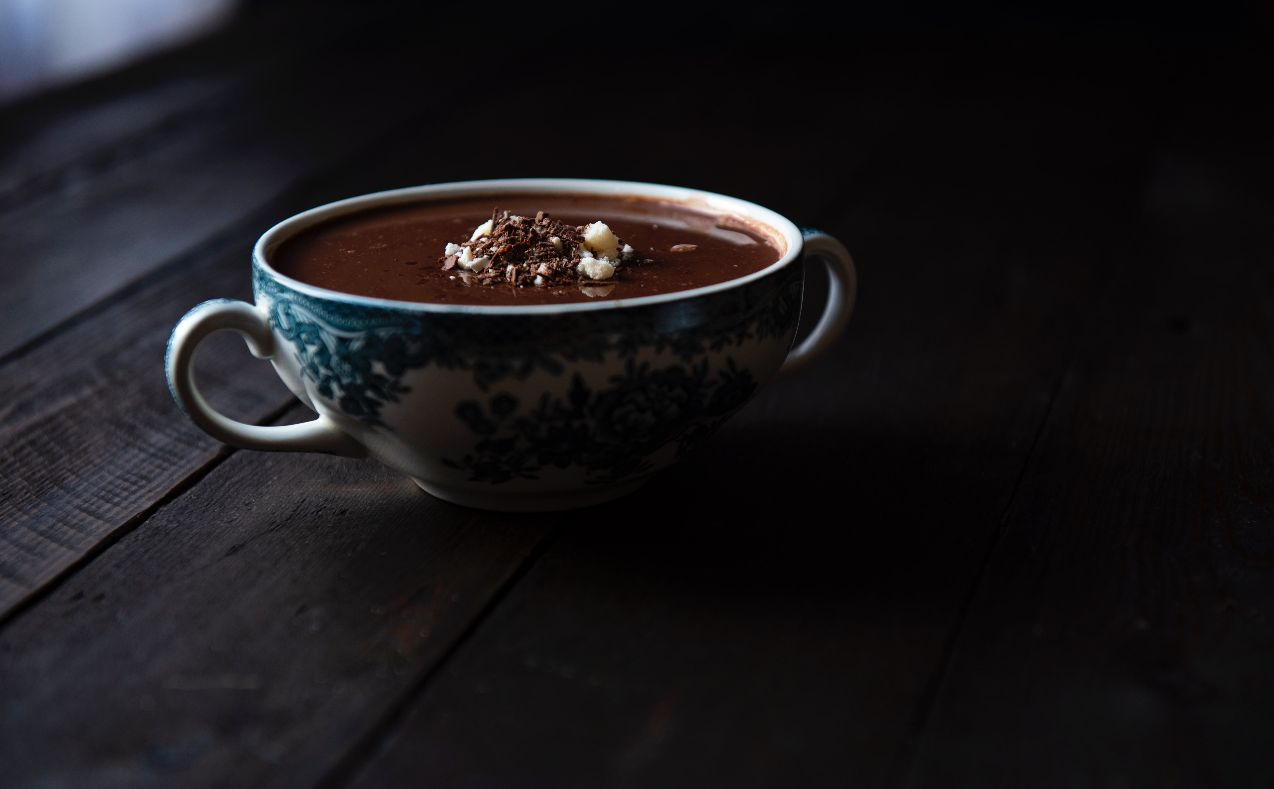 5K, chocolate, woodentable, hot, cupofhotchocolate, Food and Drink, homemade, Sweet, hotchocolate, dessert, beverage, HD Wallpaper
