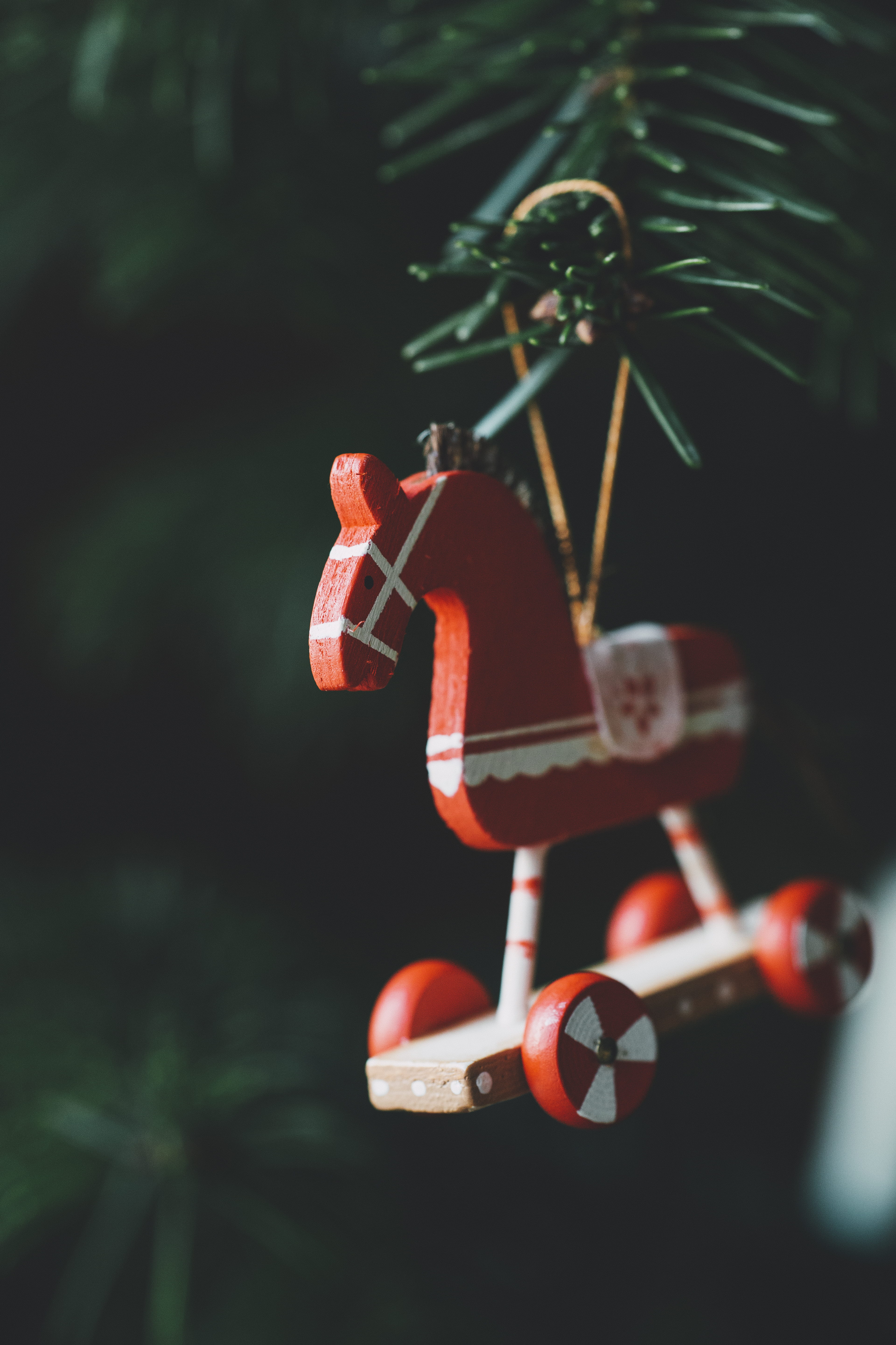 green color, selective focus, star, safety, hanging, santa claus, market, toy, handcraft, gift, decoration, christmas, holly, close-up, figurine, wooden desk, Phone HD Wallpaper