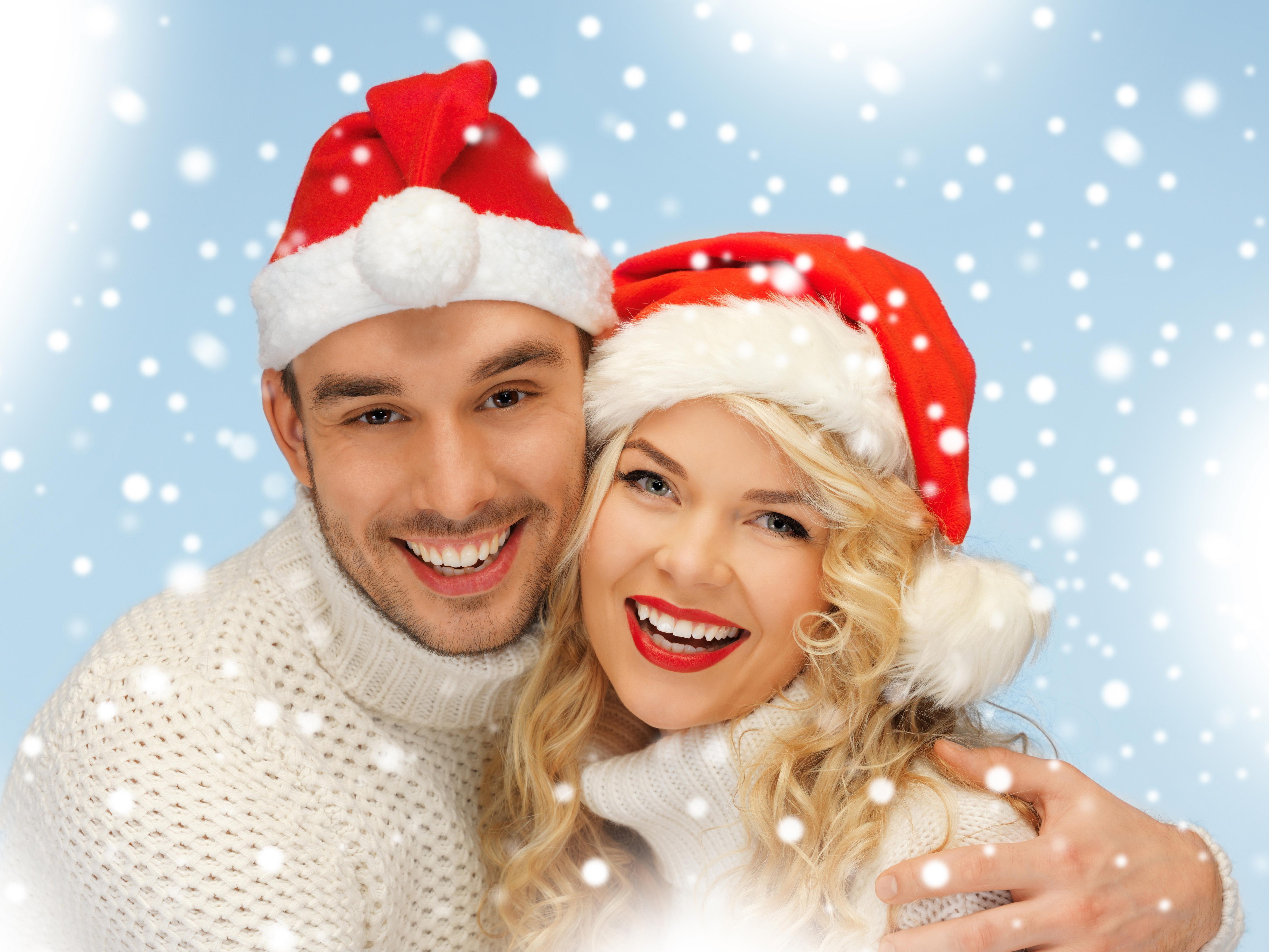 romantic, family, woman, snow, sweaters, santa, blue, s, christmas, 5K, december, snowflakes, red, cheerful, happy, holidays, hats, white, HD Wallpaper