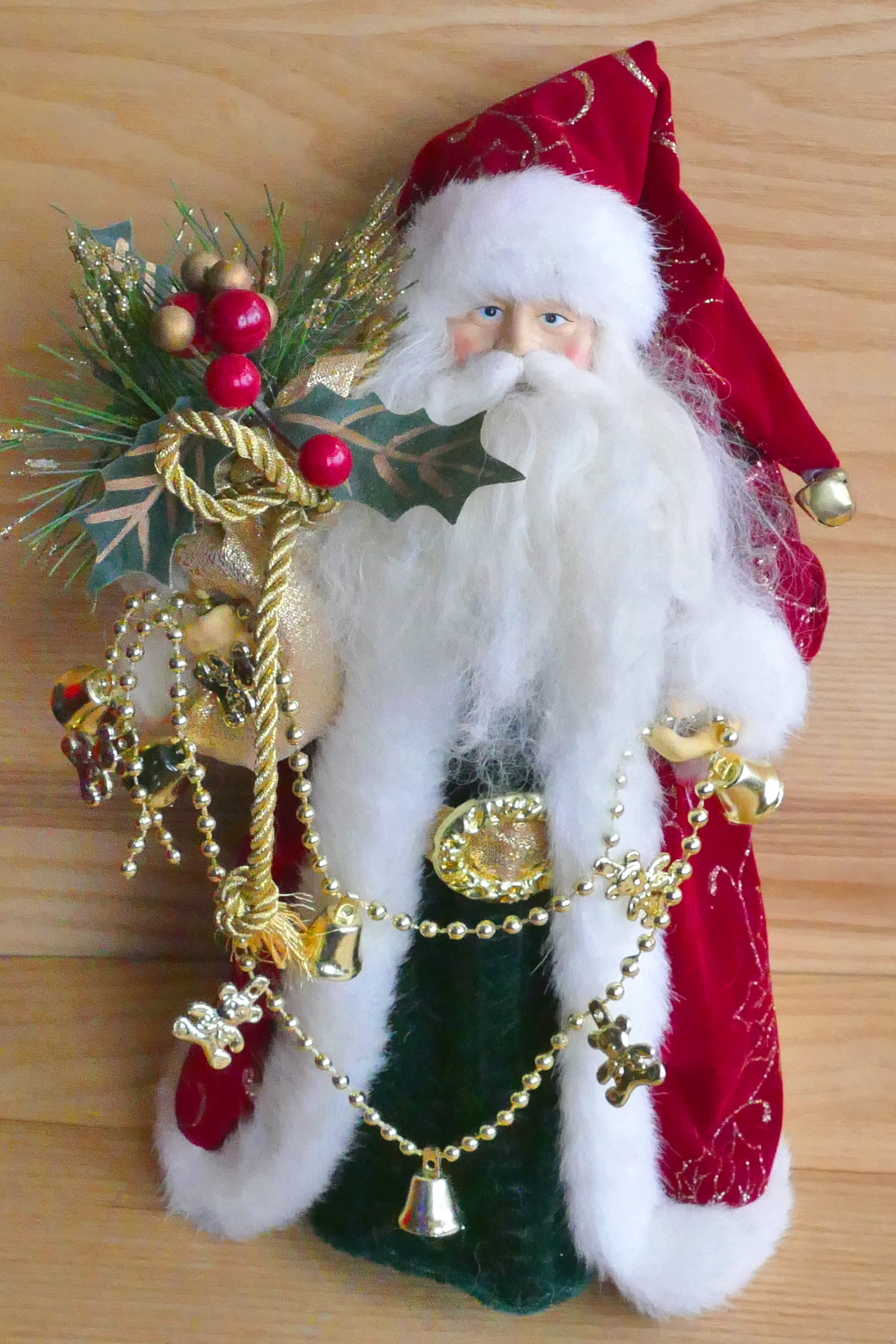tradition, costume, christmas tree, 5K, beard, holiday, christmas ornament, new, santa claus, father christmas, red, father, man, noel, indoors, flooring, Phone HD Wallpaper