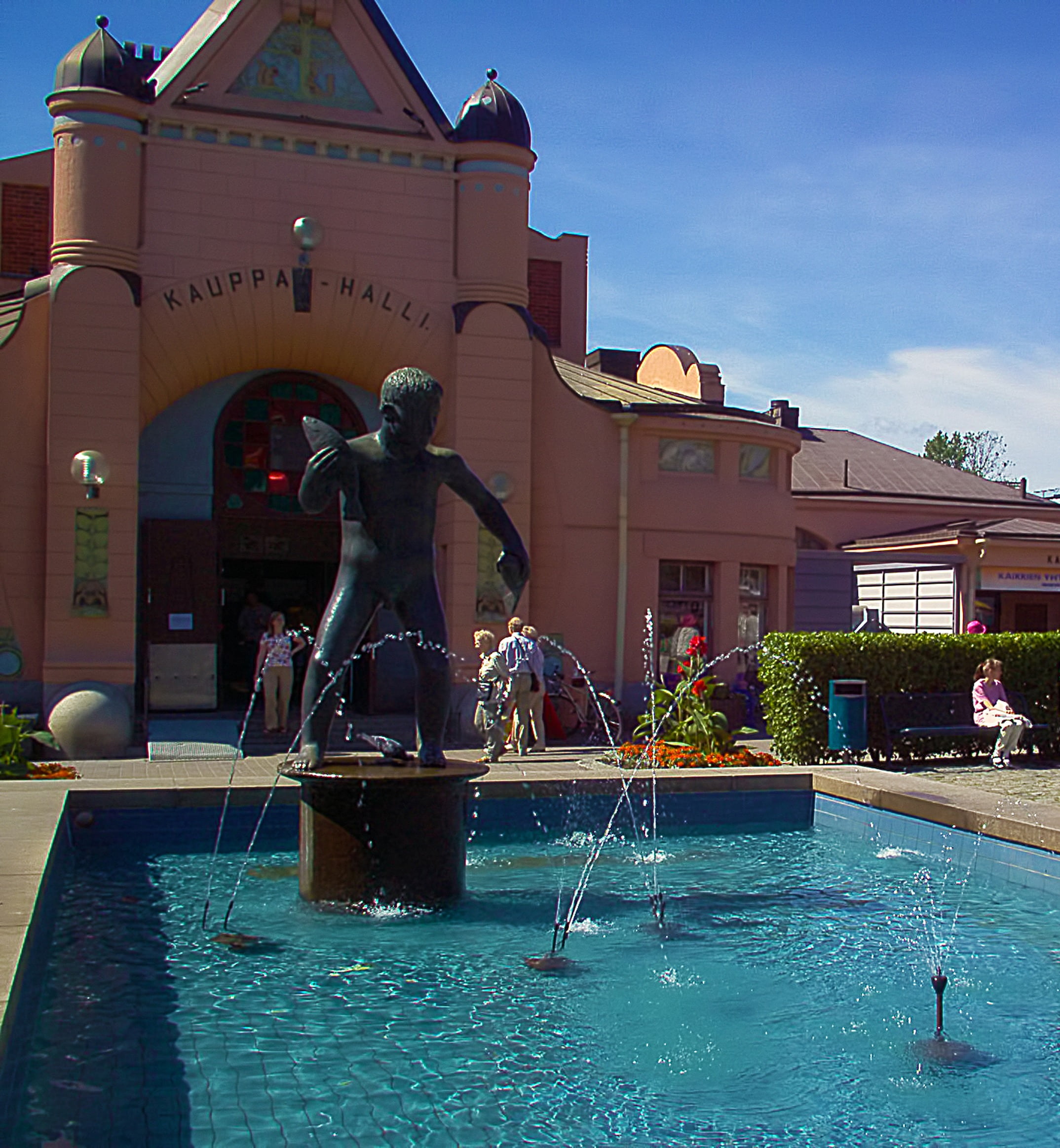 sculpture, built structure, pool, water, swimming pool, travel destinations, statue, nature, kuopio, male likeness, architecture, fountain, 1080P, waterfront, Phone HD Wallpaper