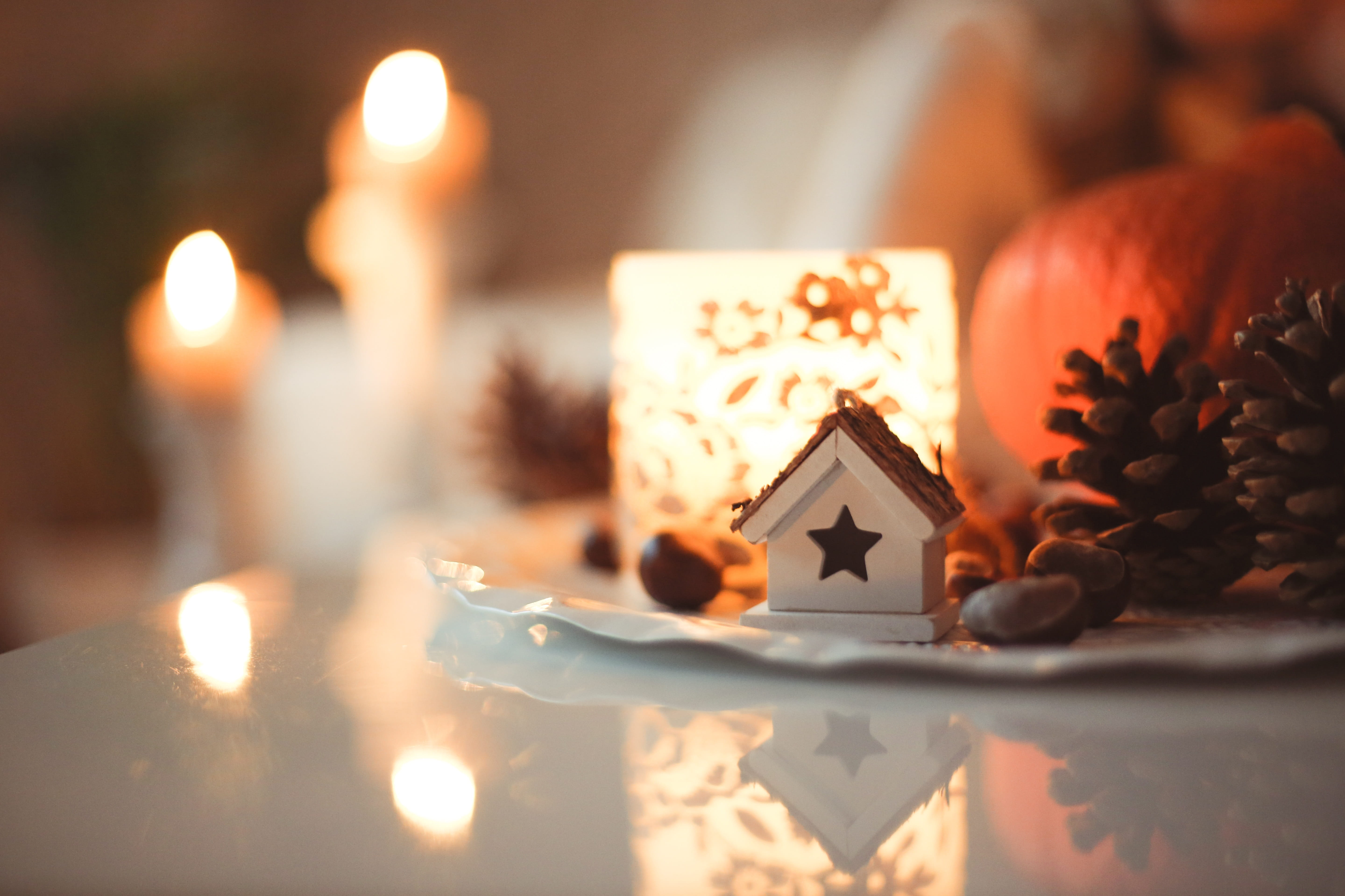 display, flame, illuminated, pine, nature, burning, bokeh, fire, decoration, cone, lighting equipment, art, chistmas, sweet, decor, 5K, blur, celebration, HD Wallpaper