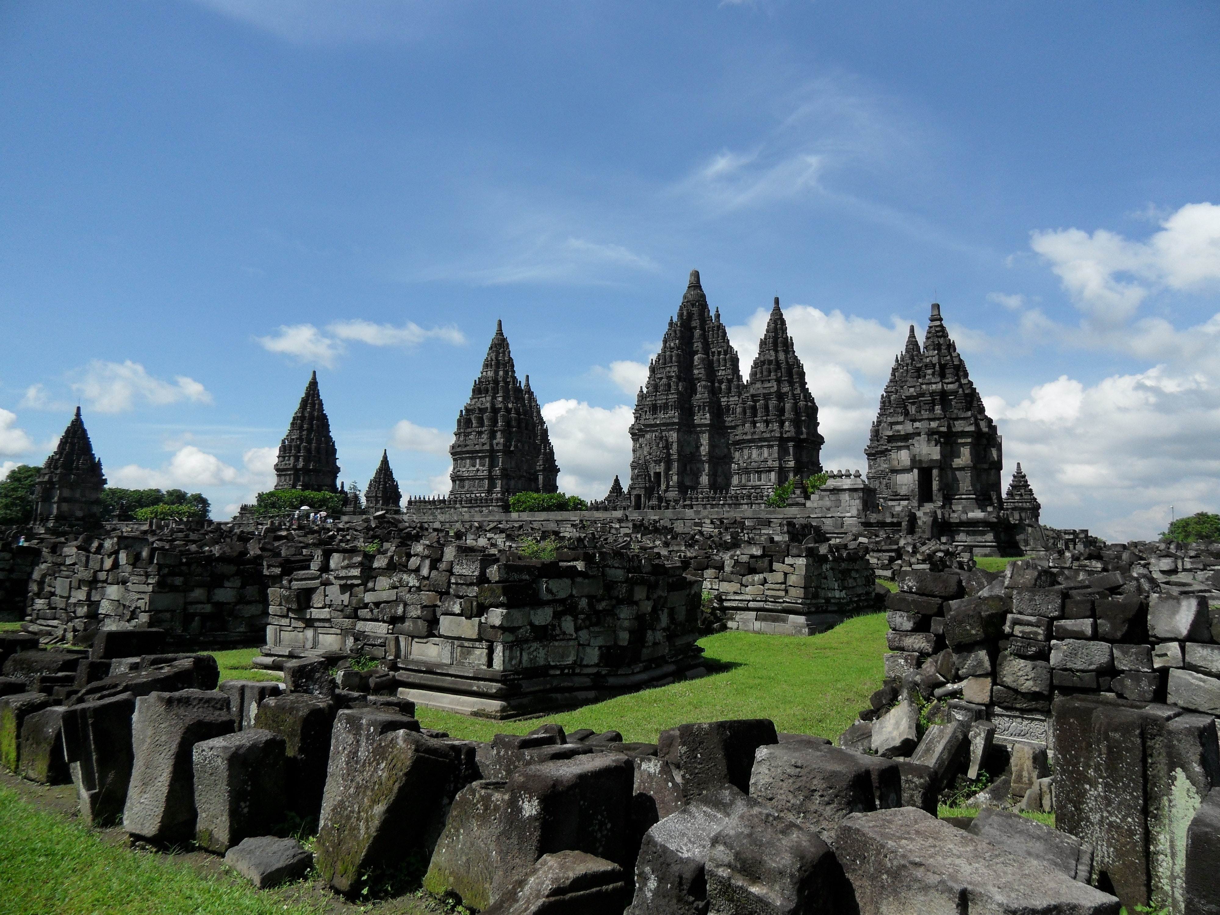 temple, prambanan, daylight, world, heritage, architecture, religion, historic, hinduism, stone, ruins, travel, java, tourism, 4K, landmark, culture, ancient, HD Wallpaper