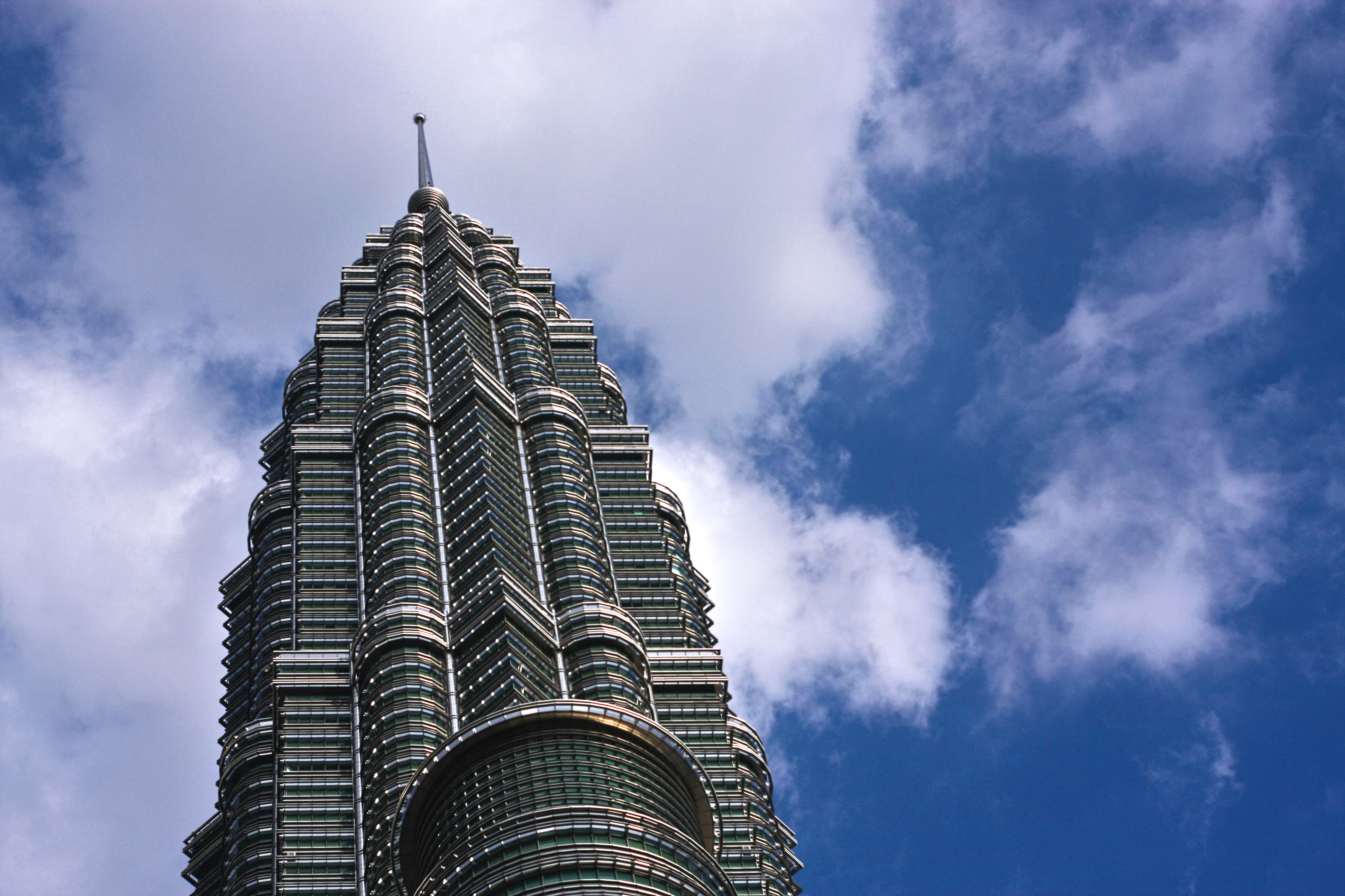 tower, twin tower, belief, outdoors, building exterior, twin, malaysia, architecture, 4K, spirituality, kl, modern, office building exterior, sky, directly below, HD Wallpaper