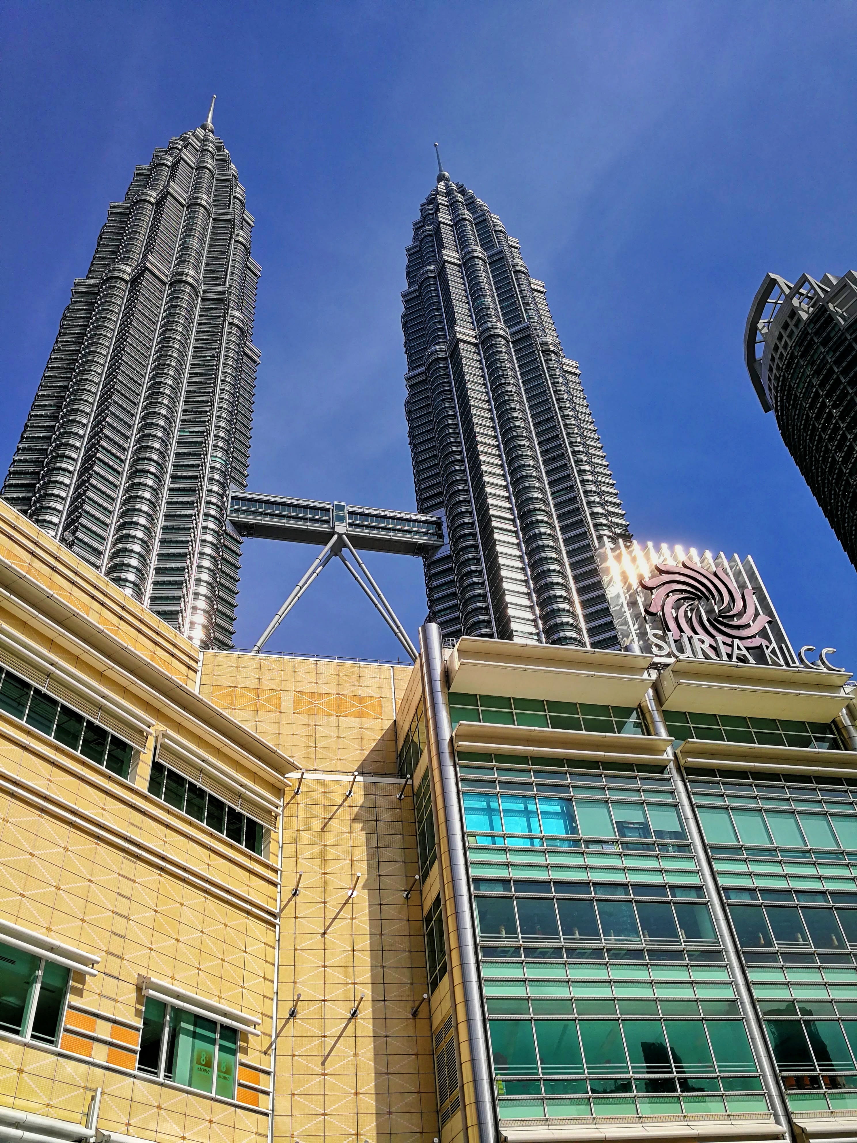 exterior, outdoors, nature, modern, financial district, low angle view, tallest, no people, tall - high, city, sky, travel, skyline, urban, skyscraper, Phone HD Wallpaper
