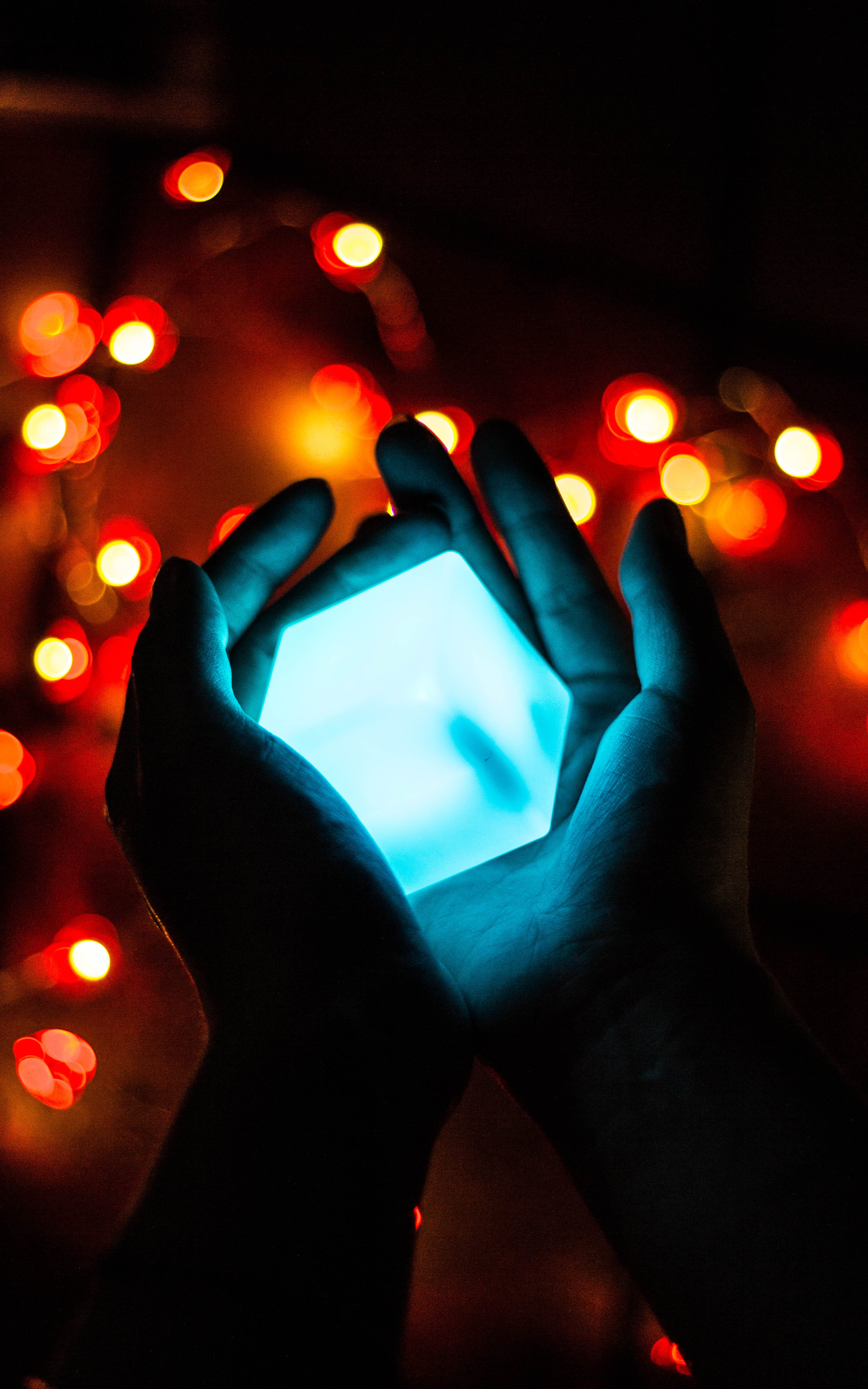klcc, lighting equipment, human body part, lifestyles, hand, human finger, close-up, malaysia, human hand, body part, night, finger, 4K, light, glowing, Phone HD Wallpaper