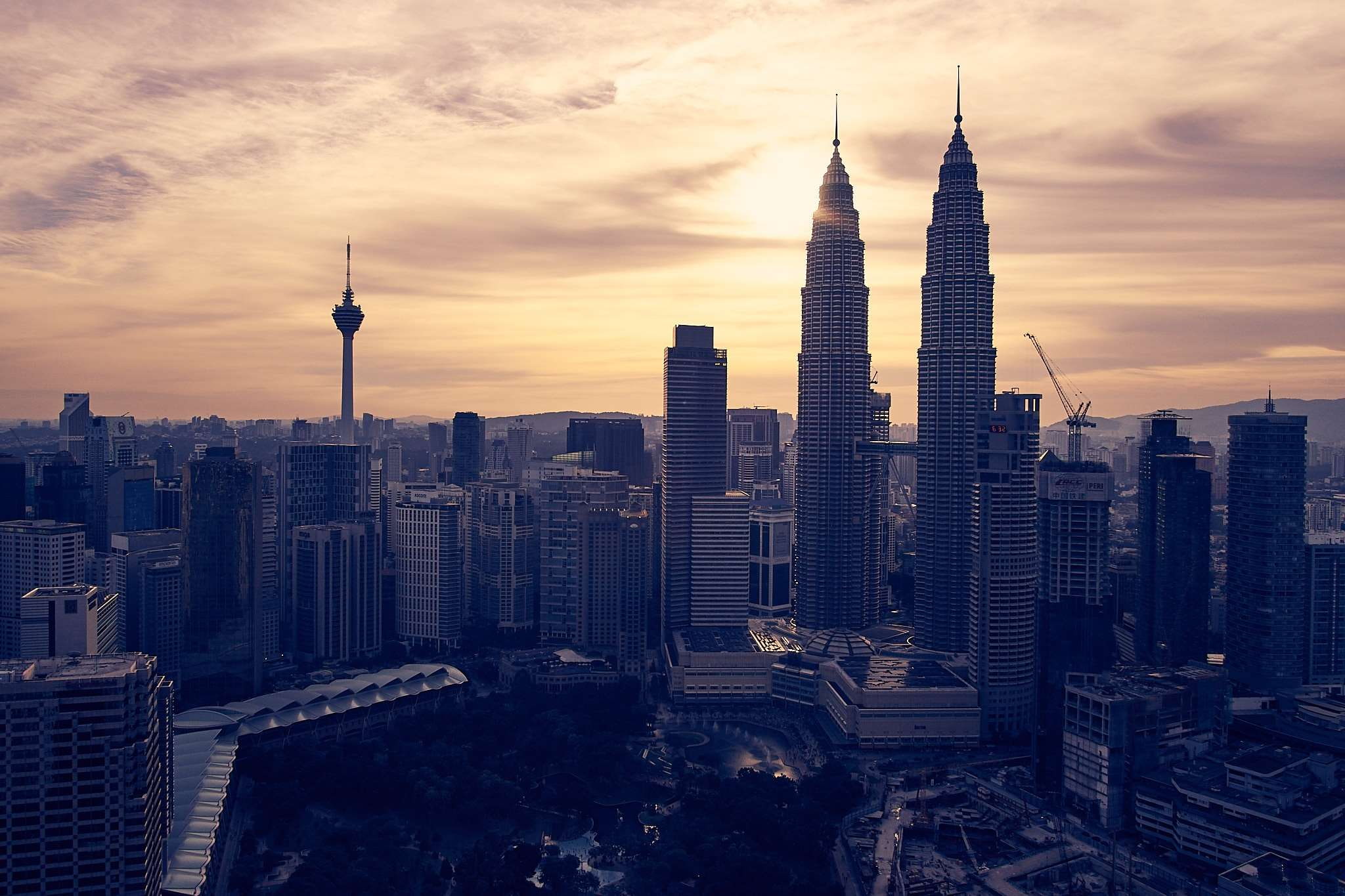 architecture, 1080P, spire, building exterior, office, evening, malaysia, urban skyline, tourism, landscape, destination, financial district, modern, city, HD Wallpaper