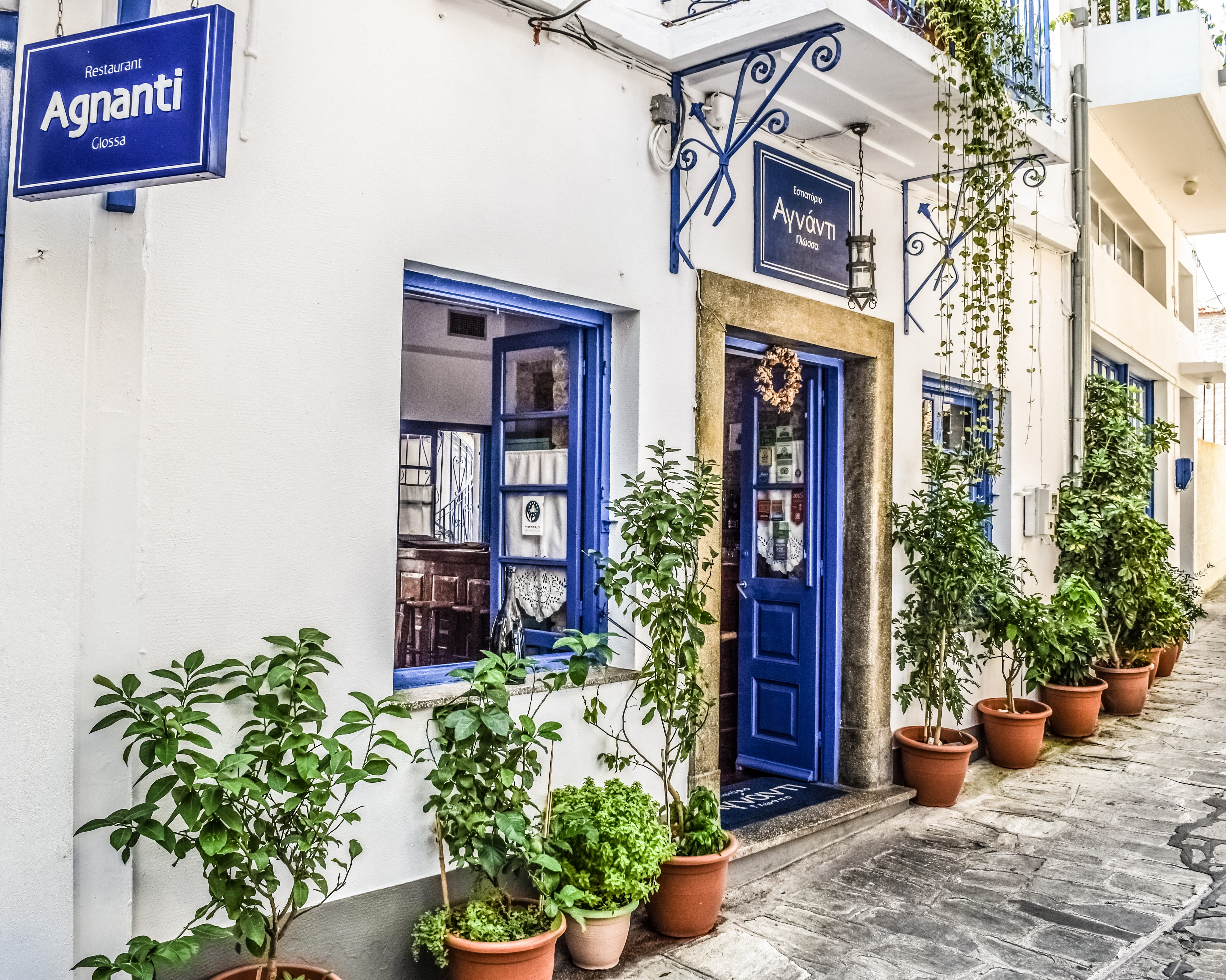 building exterior, white and blue, greek, glossa, window, non-western script, residential district, sign, 4K, entrance, greece, mediterranean, door, summer, HD Wallpaper