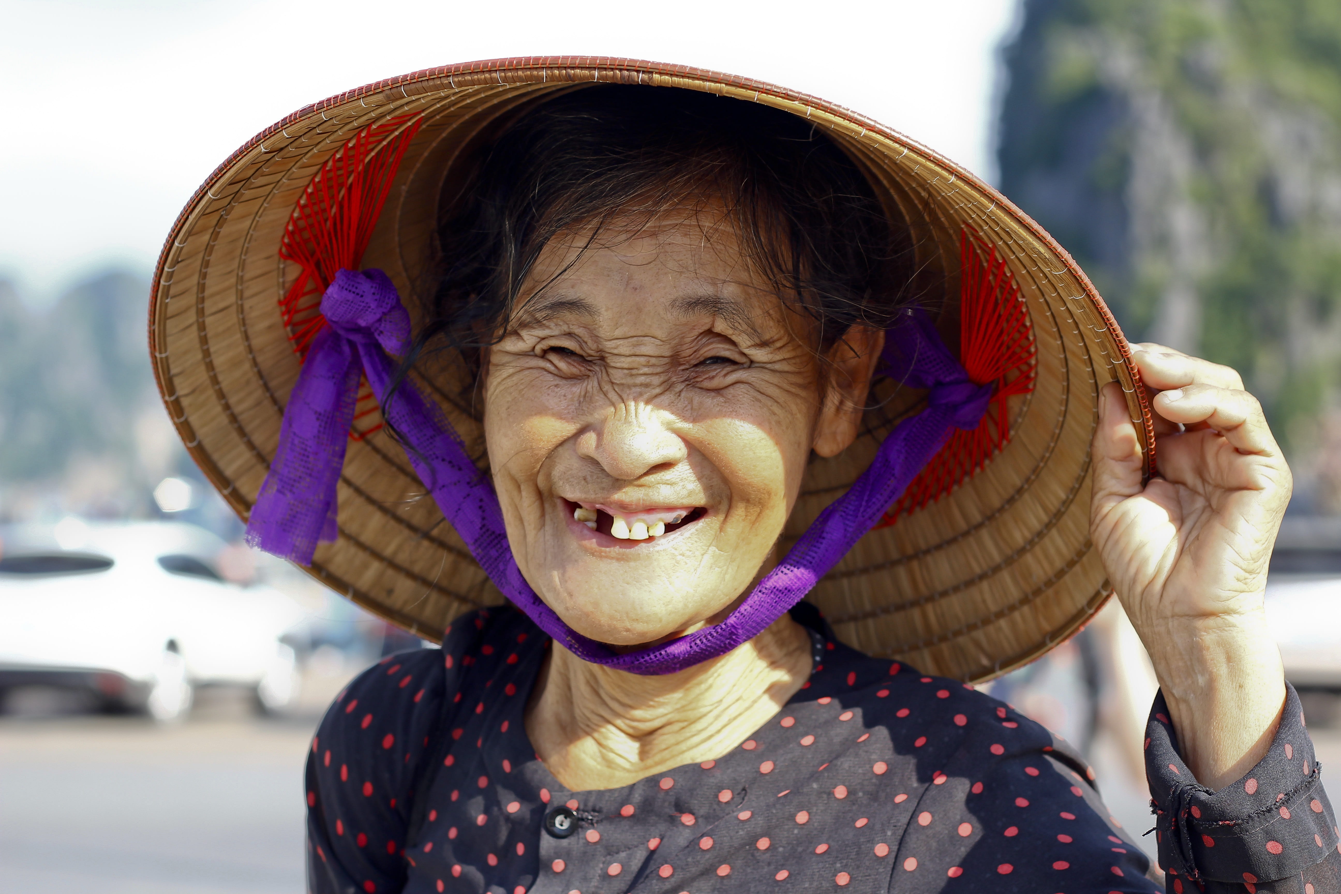 people, dentist, old woman, brown, positive emotion, vietnamese, 5K, fun, portrait, cheerful, smiling, emotion, casual clothing, hat, woman, hairstyle, HD Wallpaper
