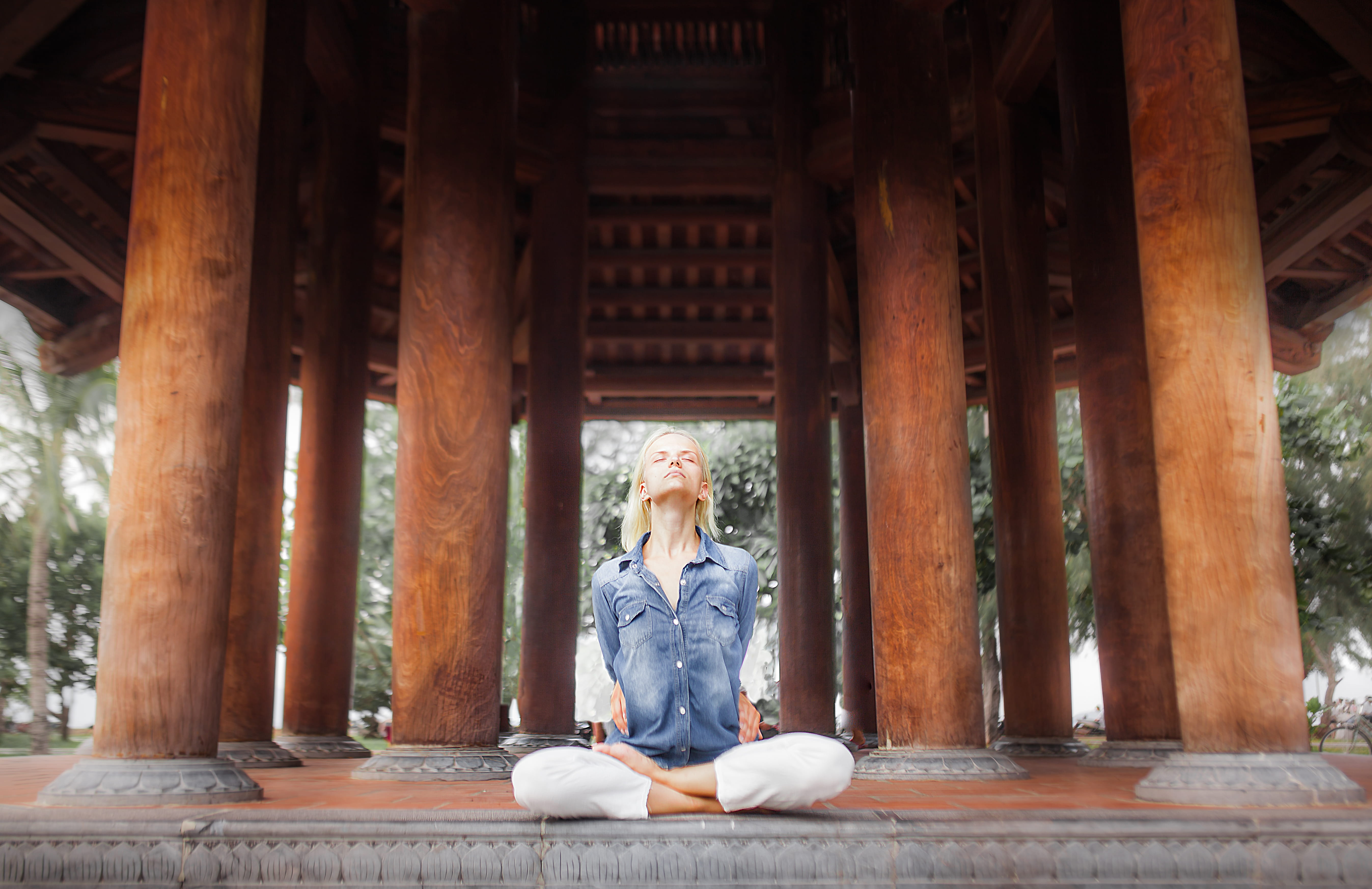 beautiful woman, hairstyle, girl, full length, lifestyles, built structure, young women, casual clothing, front view, temple, relaxation, nha trang, architectural column, HD Wallpaper