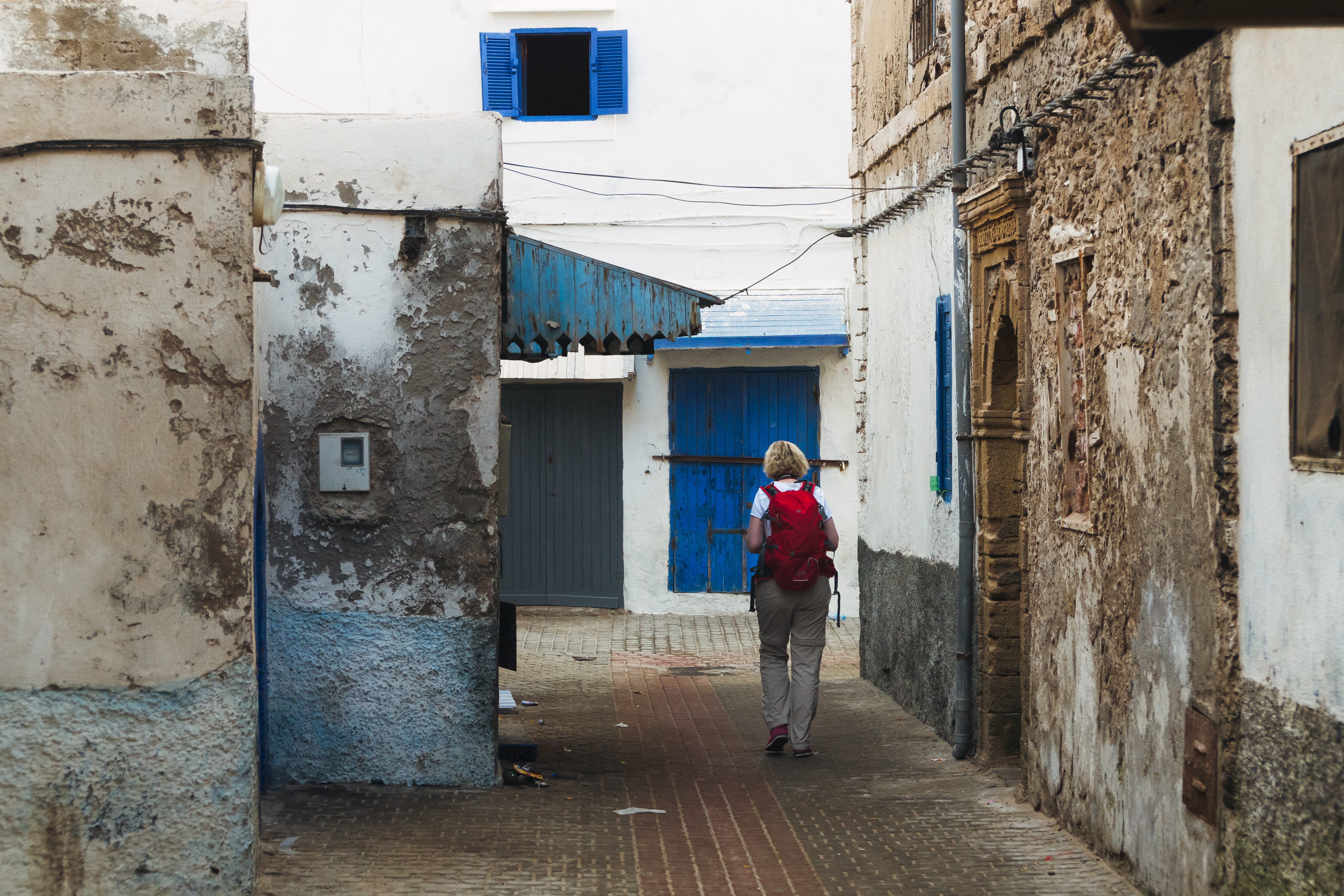 door, red, day, adventure, morocco, lifestyles, 5K, architecture, casual clothing, full length, travel, entrance, one person, city, rear view, walking, HD Wallpaper