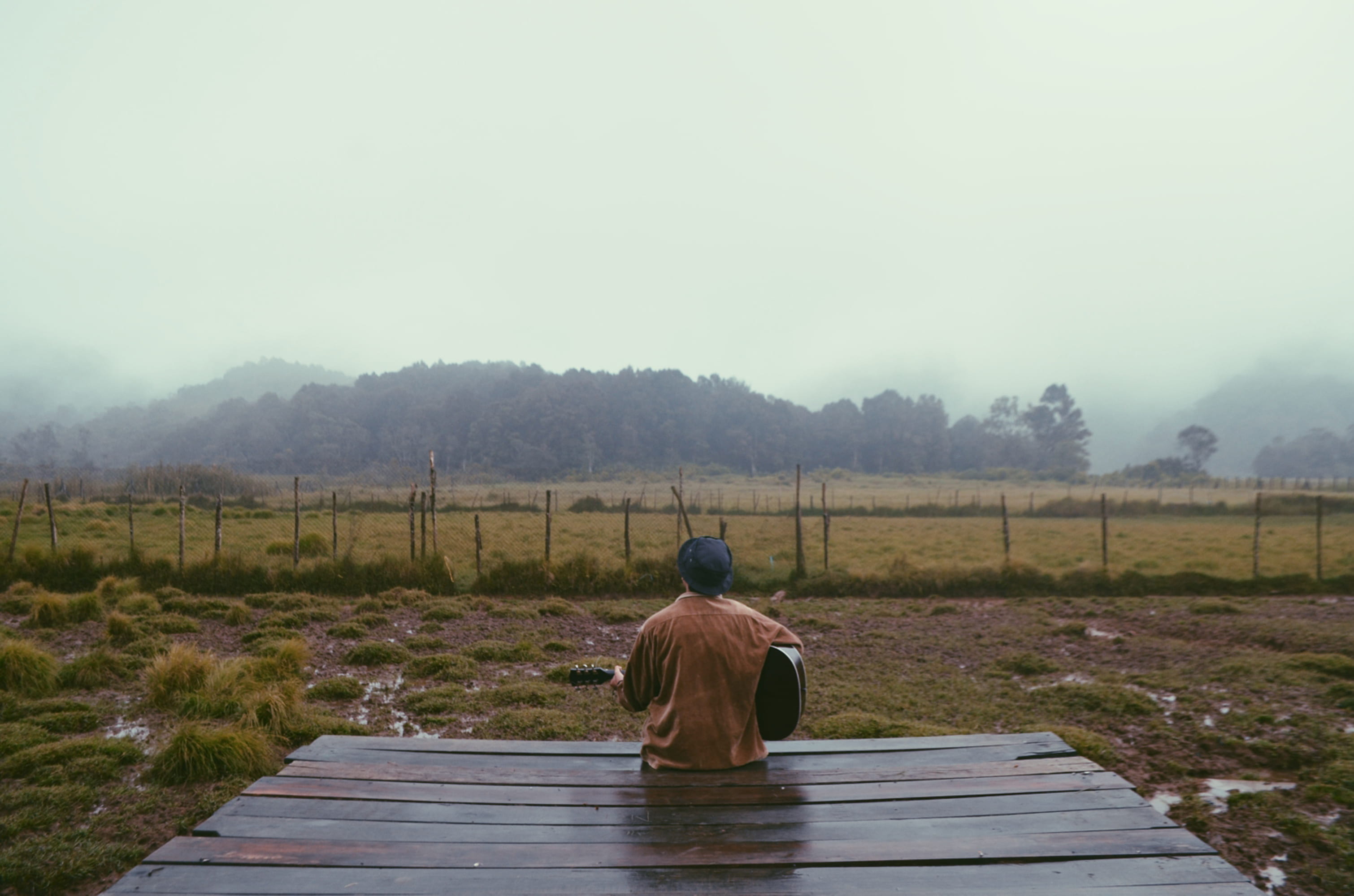 2K, lifestyles, traveling, men, sitting, mud, road, leisure activity, daylight, women, plant, rear view, adventure, trees, travel, nature, dawn, wood, HD Wallpaper