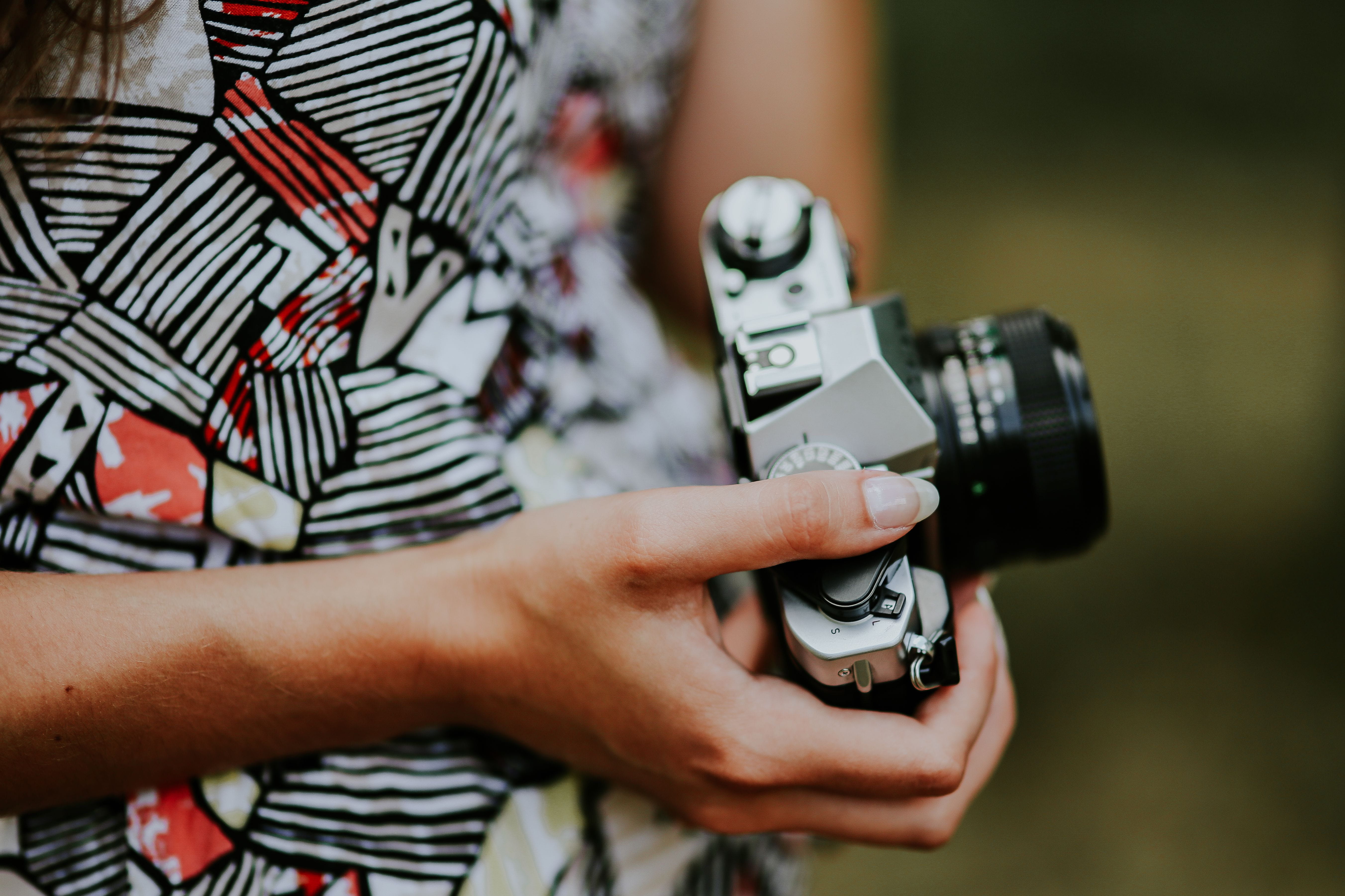 women, technology, females, 5K, girl, people, photographic equipment, human body part, holding, hand, close-up, young, one Person, camera - Photographic Equipment, HD Wallpaper