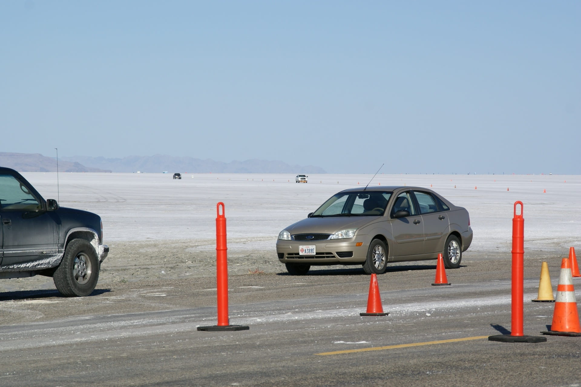 no people, Salt Flats, raceway, Utah, mode of transport, track, red, motor vehicle, horizontal, car, Bonneville, sunny, transportation, lake, sign, traffic cone, HD Wallpaper