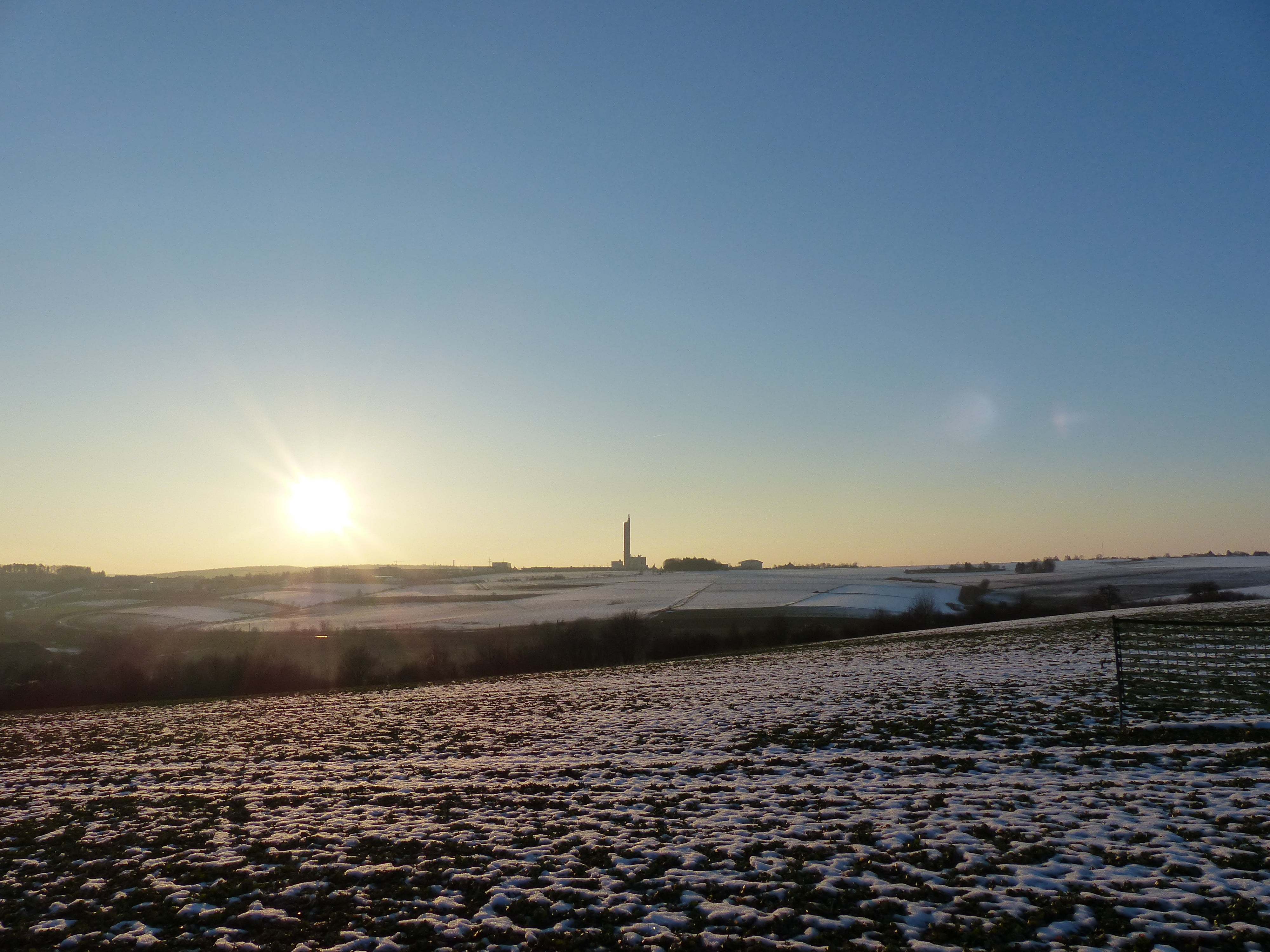 surface level, 4K, highest grain silo, no people, architecture, flour mill, silo, sunlight, cold, wintry, world record, field, outdoors, building, memory, HD Wallpaper