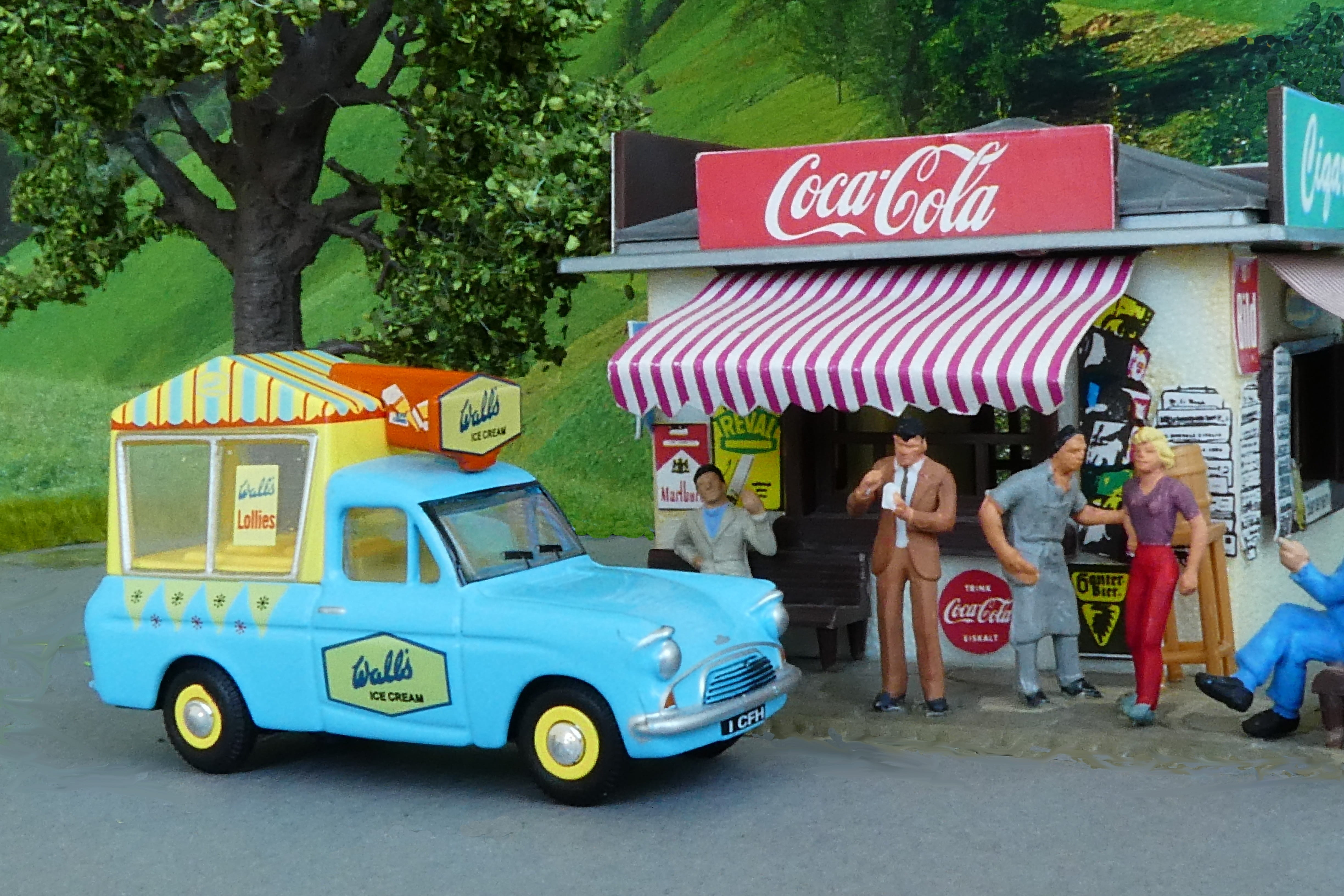 ice cream, 4K, lifestyles, model train, adult, toys, group of people, ice cream van, england, tree, men, architecture, land vehicle, vehicle, western script, HD Wallpaper