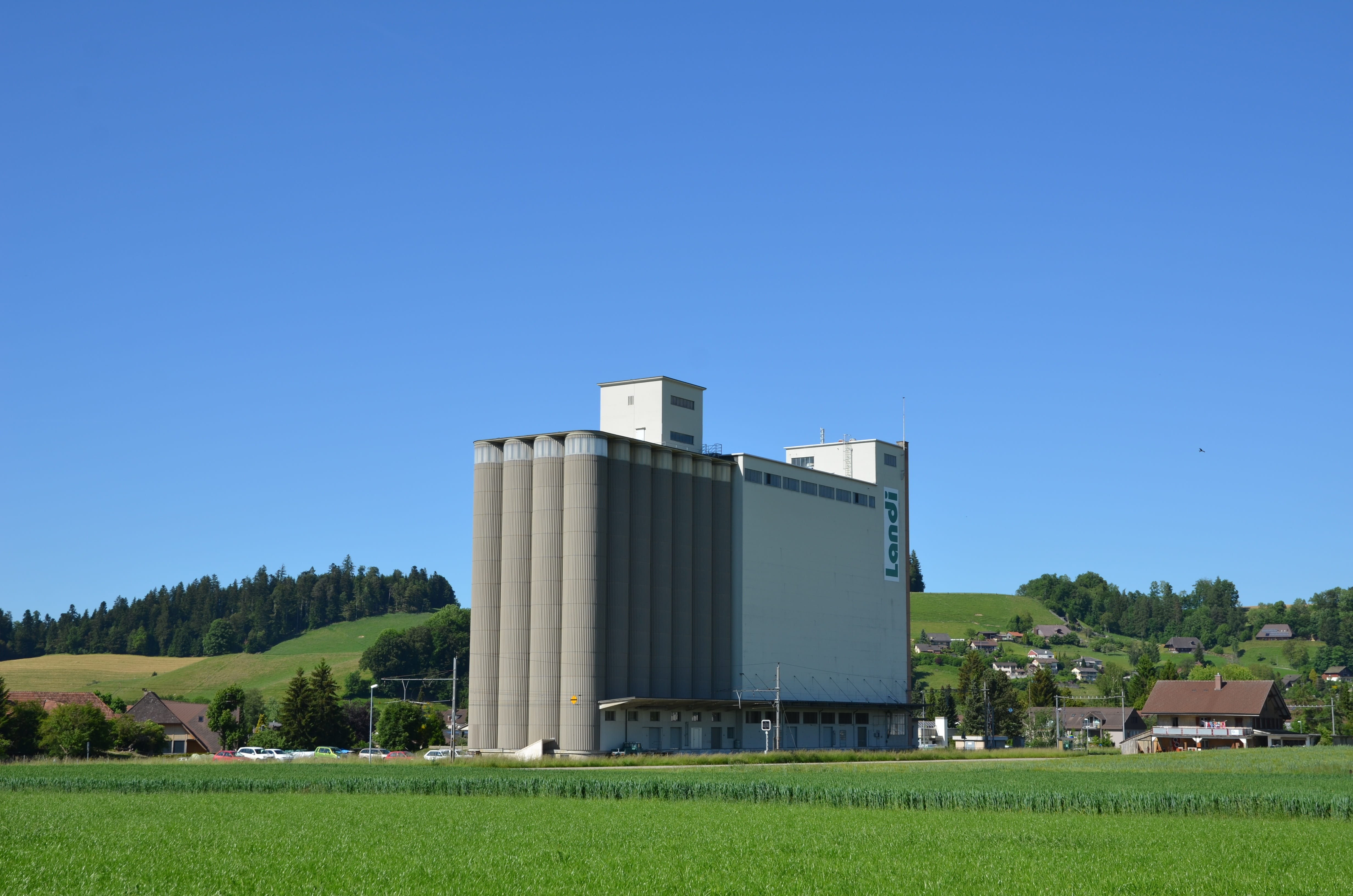 nature, no people, copy space, plant, field, fuel and power generation, architecture, grass, stock, sky, 4K, warehouse, mittelland, day, silo, stockpile, HD Wallpaper