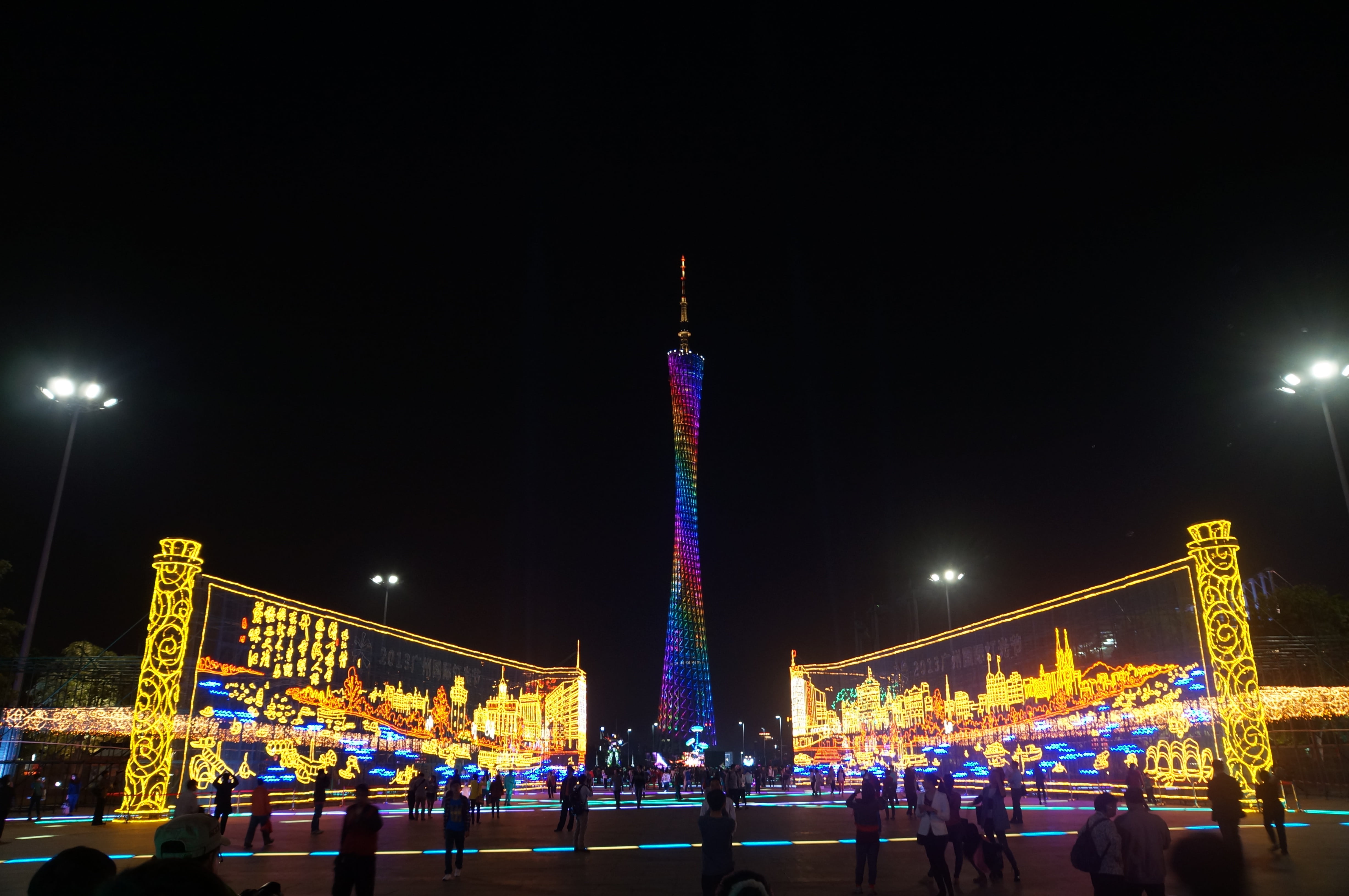 lighting equipment, 4K, sky, nature, outdoors, travel, copy space, architecture, night, building exterior, stage, canton tower, crowd, large group of people, HD Wallpaper