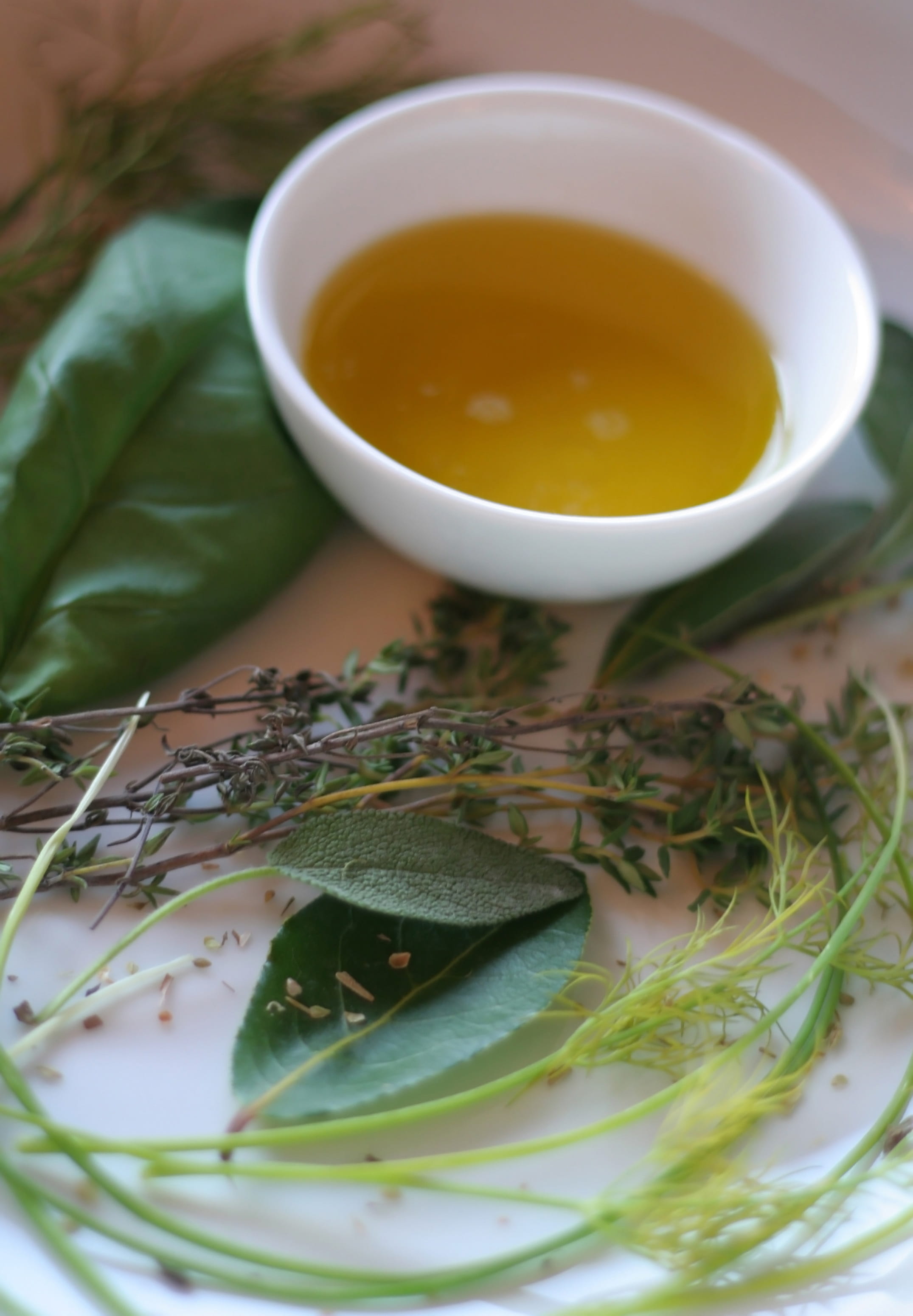 herb, italian cuisine, wellbeing, eat, alimentari, oil, freshness, kitchen, grass, no people, leaves, bowl, epicurean, tea, healthy eating, still life, Phone HD Wallpaper