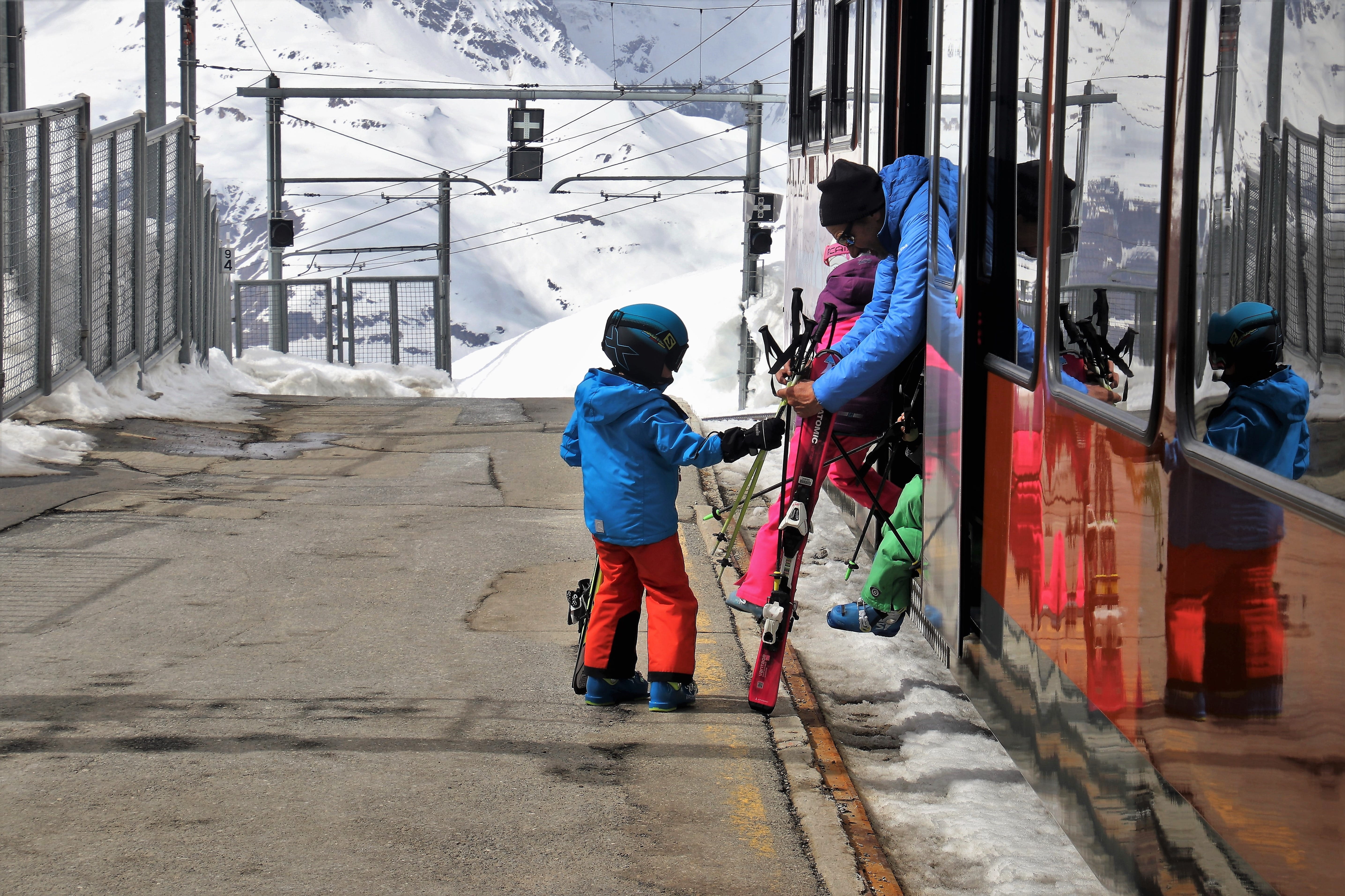railway station, the station, warm clothing, railway line, transport, boys, lifestyles, two people, men, travel, day, railway, childhood, transportation, HD Wallpaper