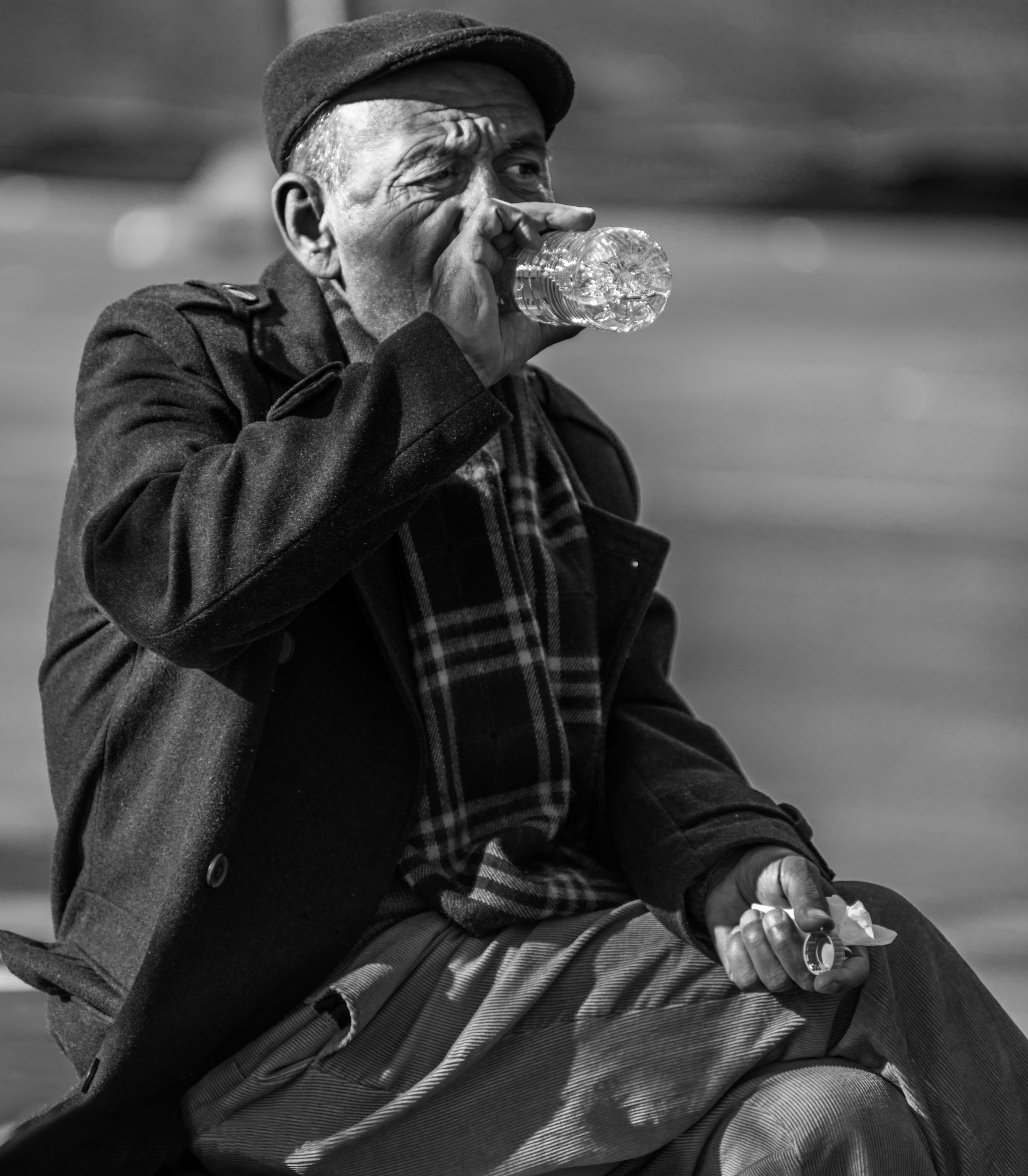 focus on foreground, outdoors, Black White, one man only, men, Father, hat, persons, casual clothing, one person, Man, face, 4K, adult, day, man, front view, Phone HD Wallpaper