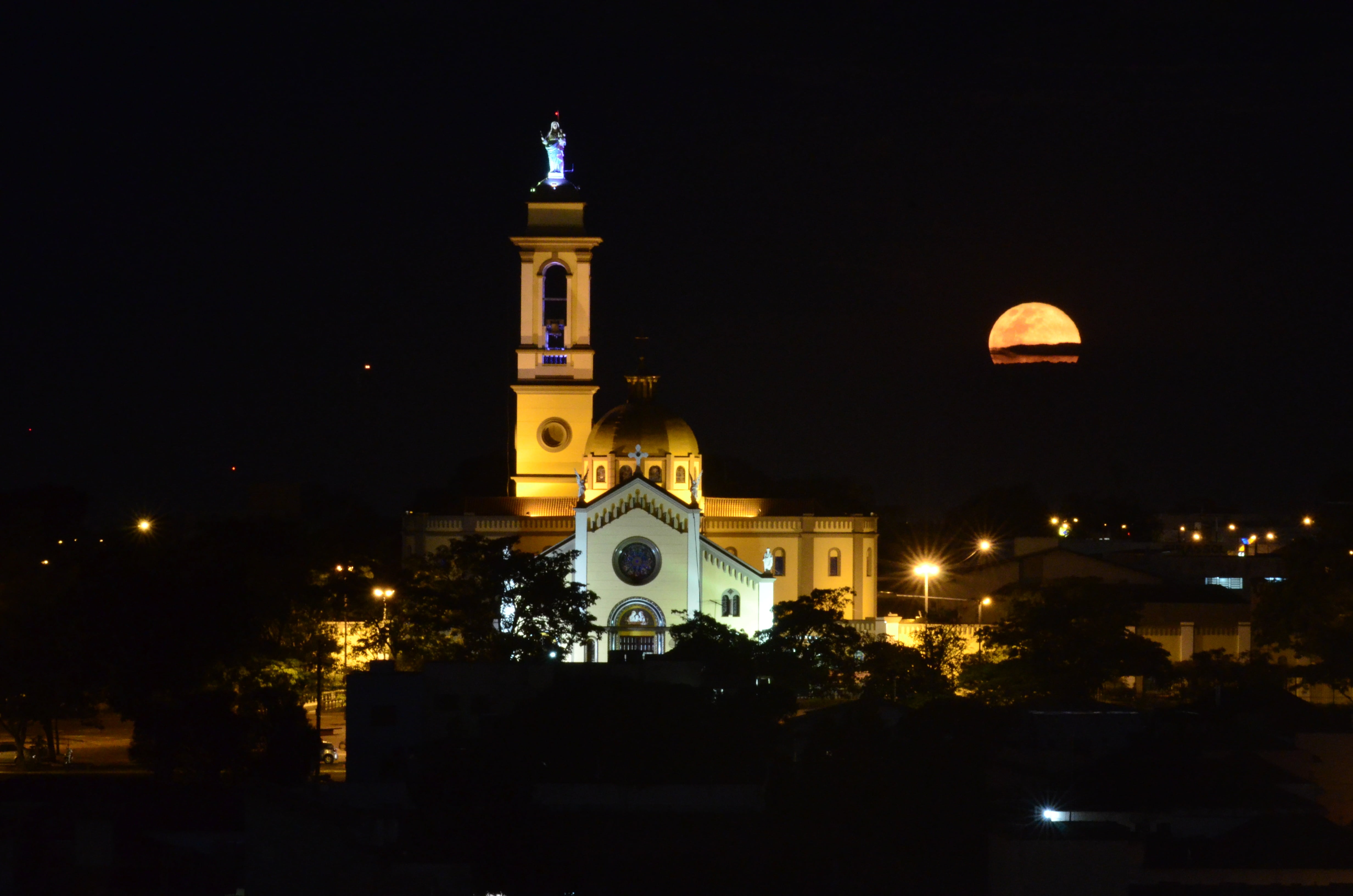 architecture, belief, outdoors, place of worship, uberaba, night, illuminated, building, history, sanctuary, travel destinations, building exterior, 4K, HD Wallpaper