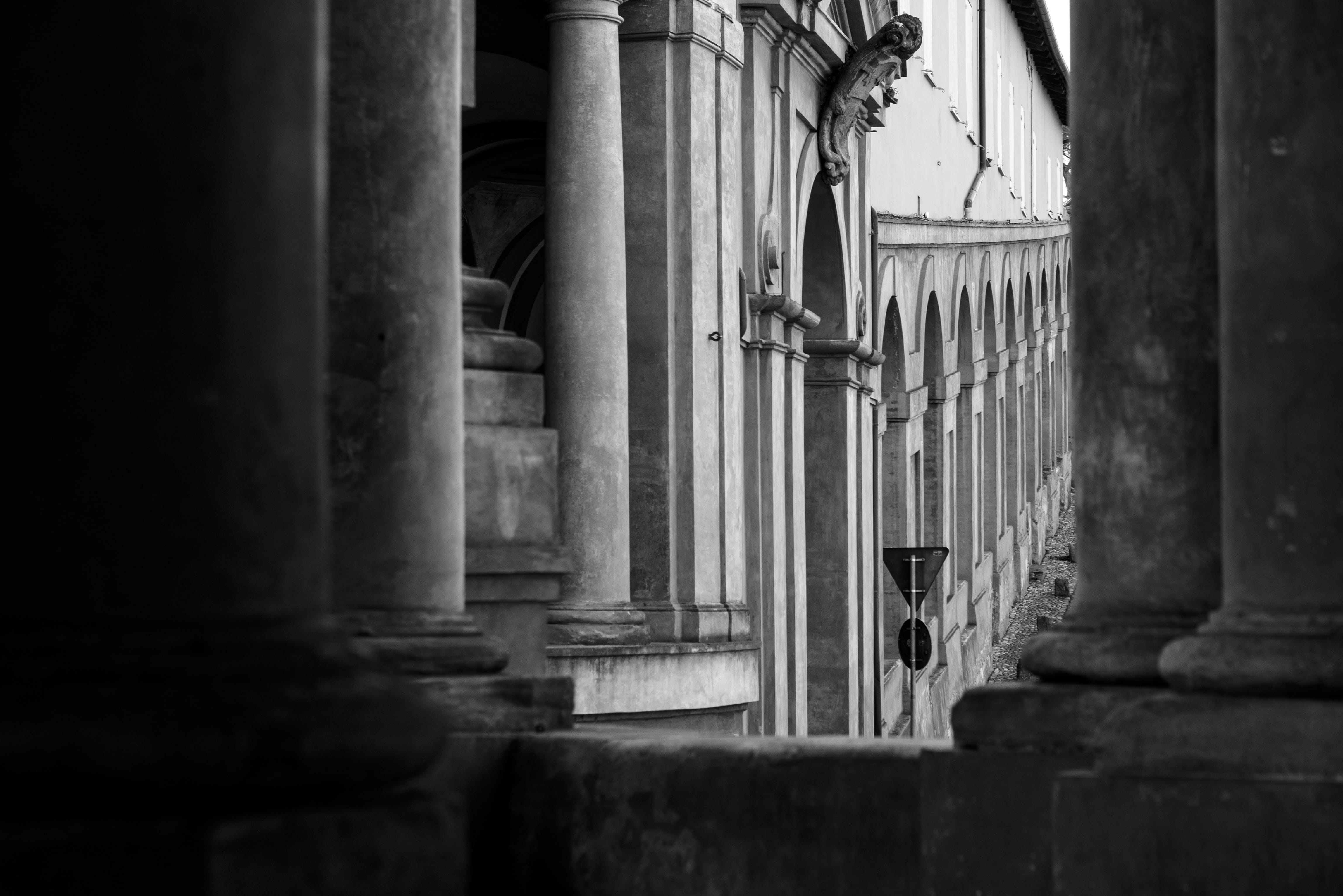 way, abbey, selective focus, architectural column, the past, italy, built structure, in a row, history, arcade, 4K, window, place of worship, symmetry, HD Wallpaper
