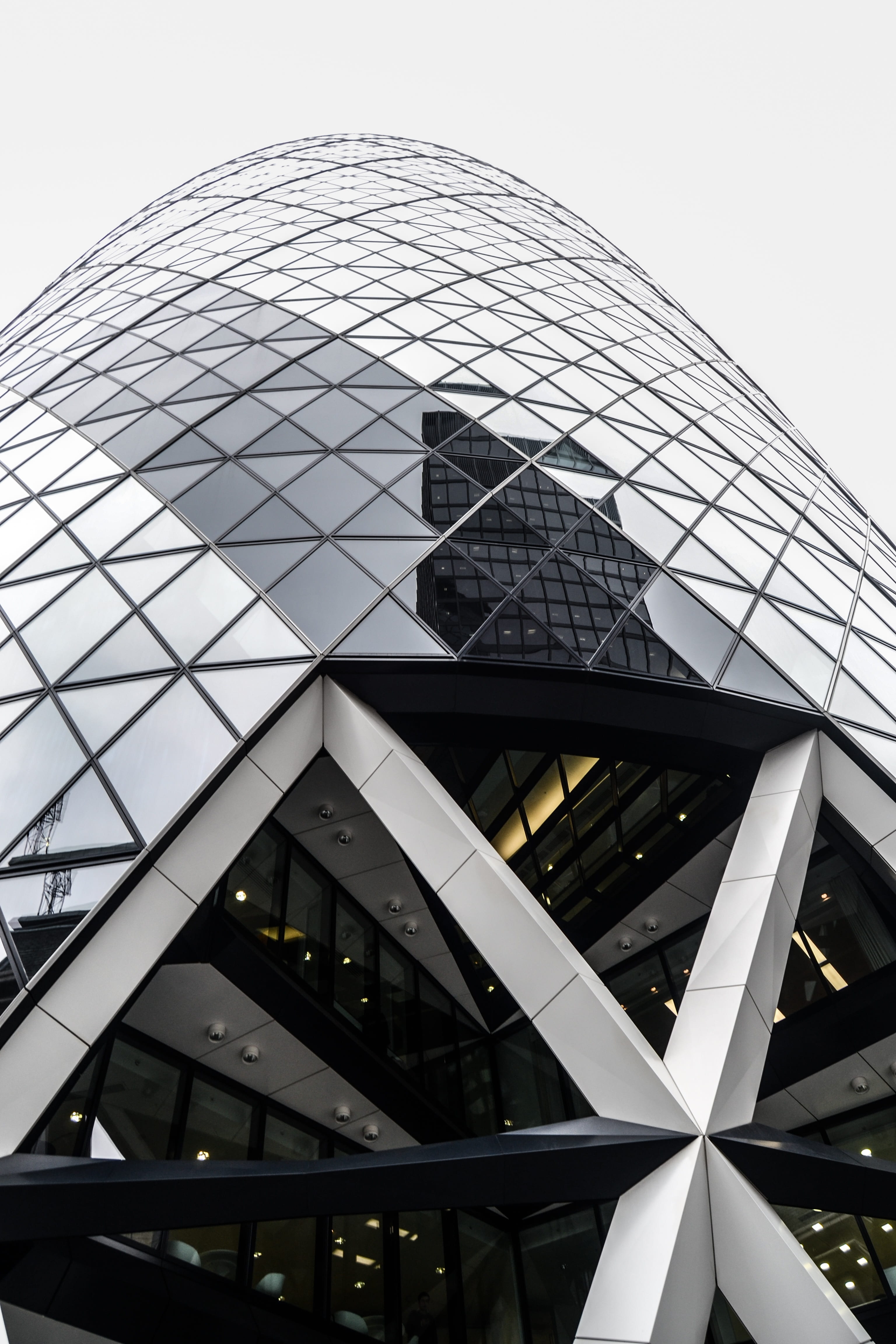london, tourism, 4K, low angle view, modern, ceiling, travel destinations, great britain, cities, architecture, pattern, urban, building, bussines, city, Phone HD Wallpaper