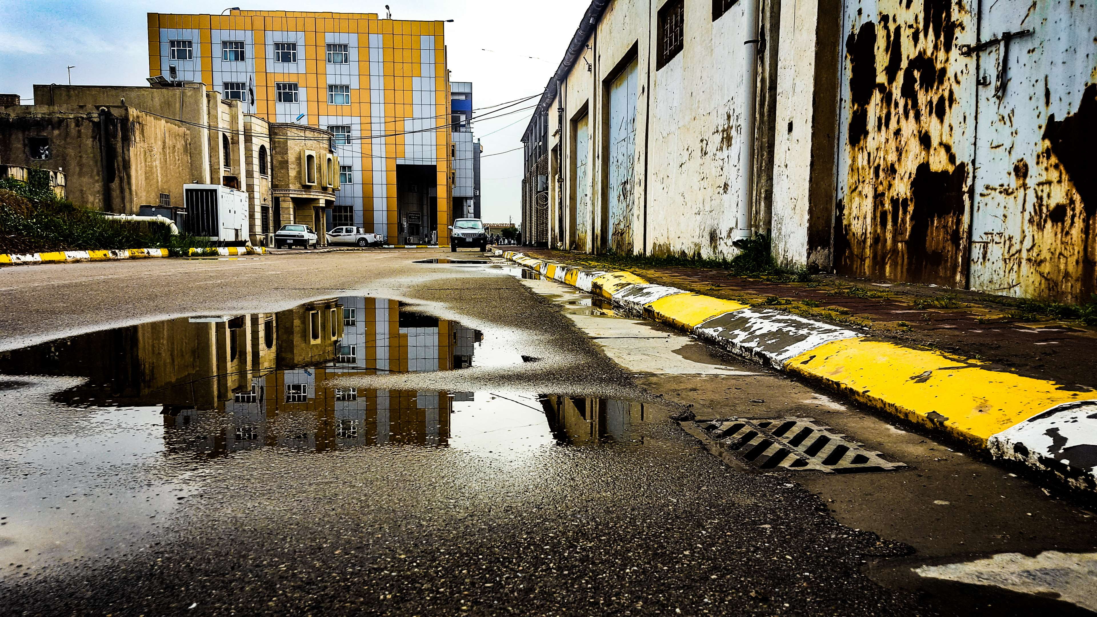 puddle, built structure, road, university, wet, outdoors, rainy season, street, rain, day, architecture, 4K, samsung, canal, transportation, reflection, HD Wallpaper