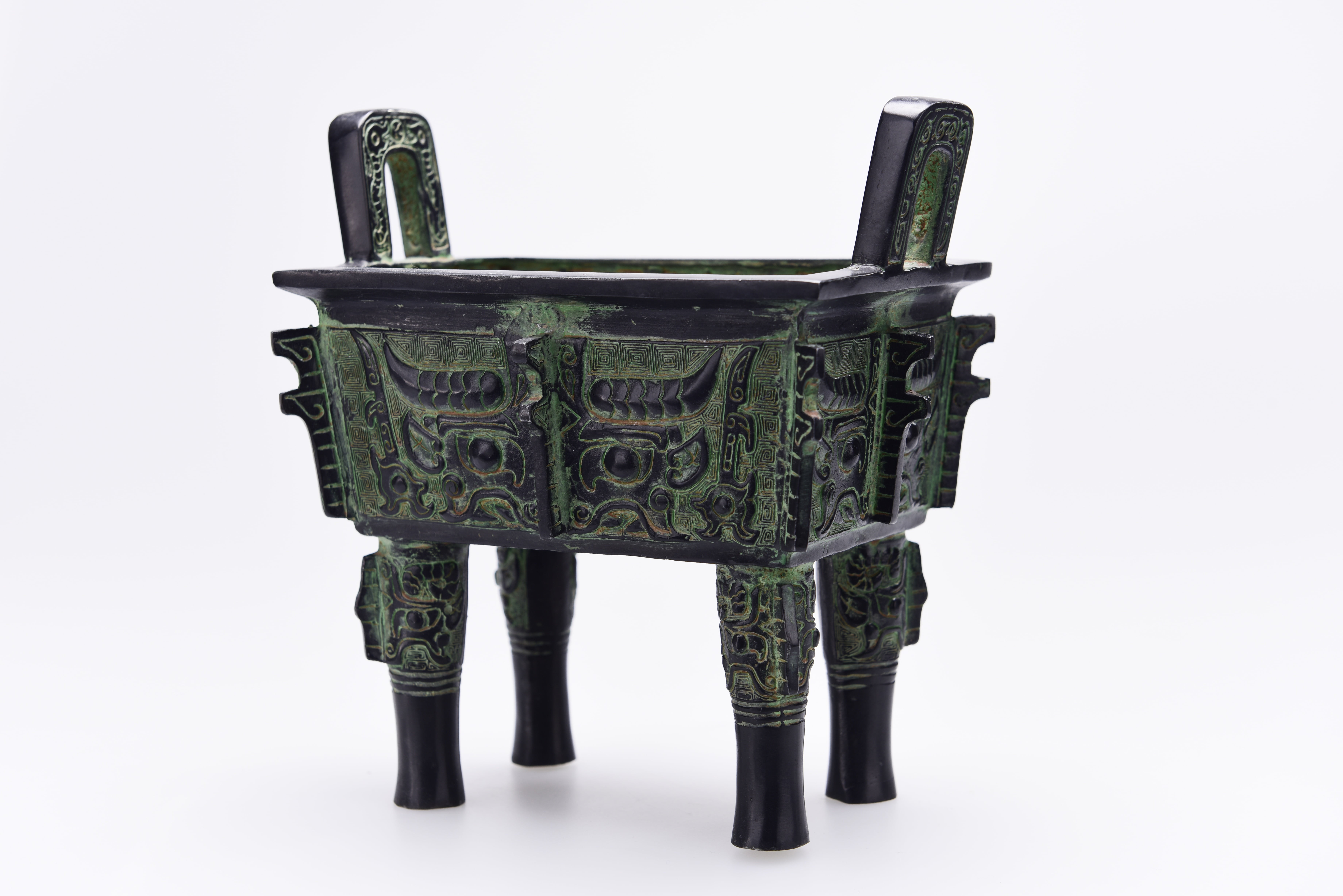 wealth, bronze, 5K, plant, green color, protection, studio shot, container, basket, ornate, history, si muwu ding, architecture, the past, indoors, cut out, HD Wallpaper