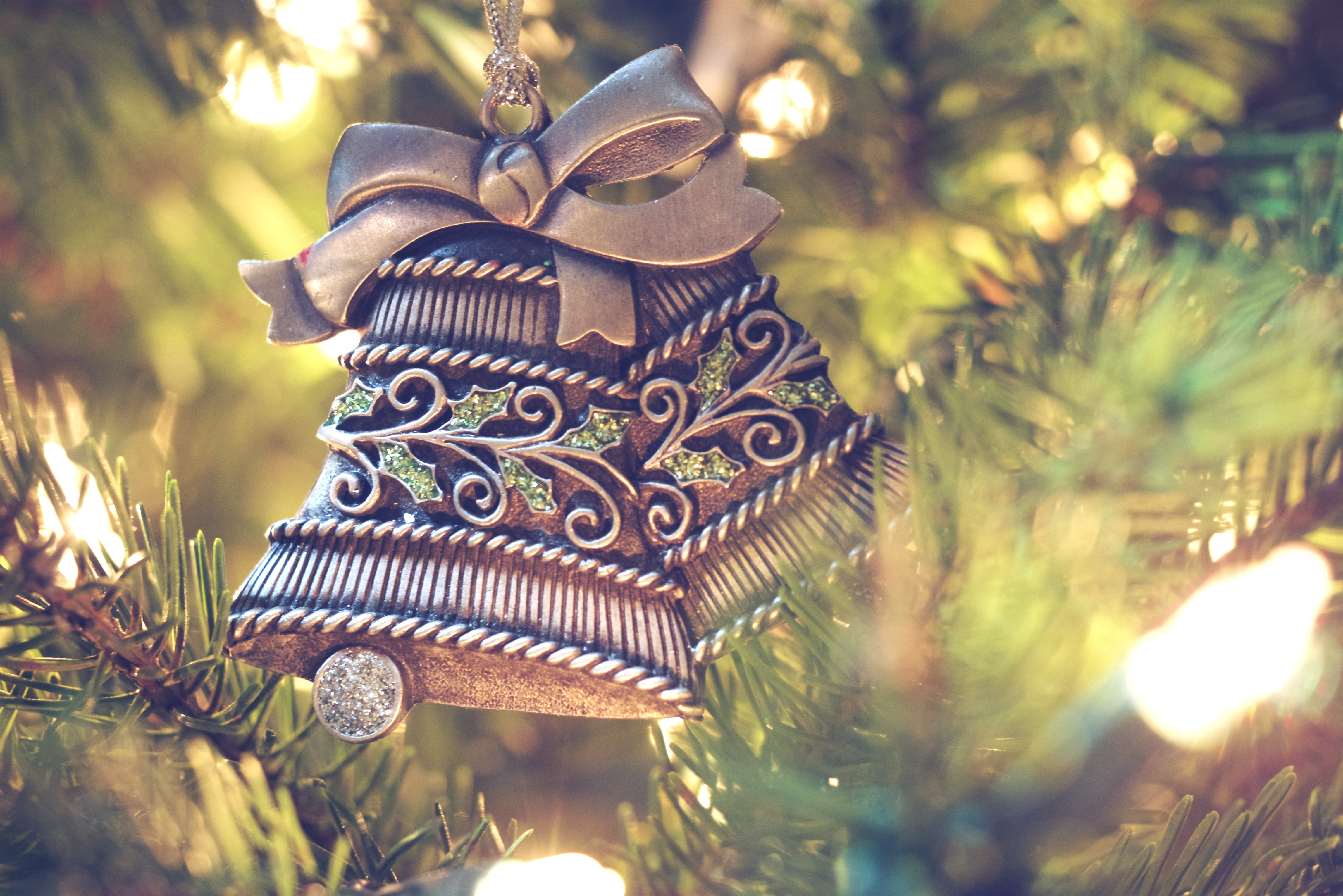 ornate, craft, ornament, ding, focus on foreground, needle, sunlight, selective focus, christmas tree, close-up, christmas bell, pine, 4K, bell, tree, HD Wallpaper